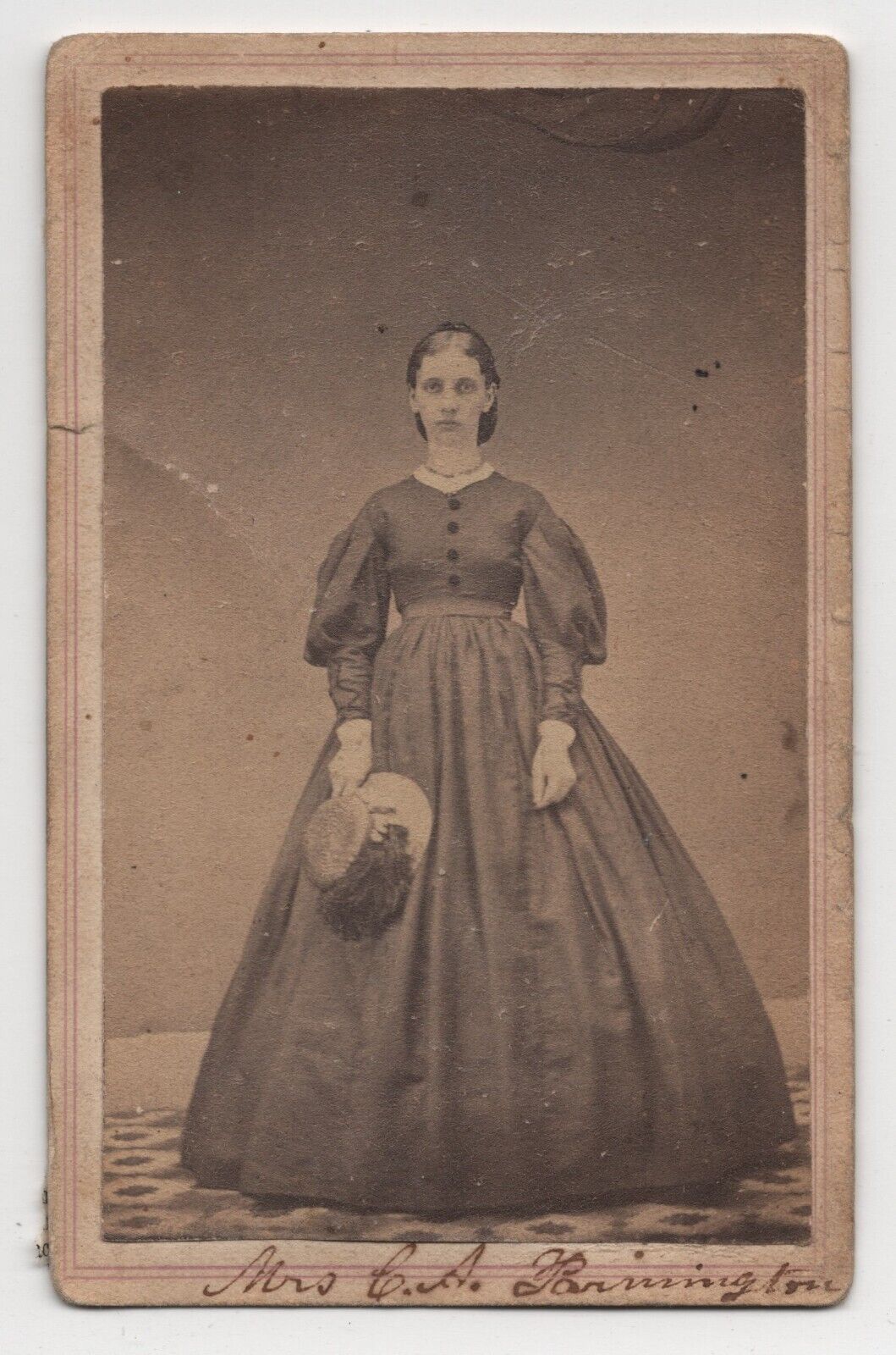 ANTIQUE CDV CIRCA 1860s GORGEOUS YOUNG LADY IN FANCY DRESS HOLDING HAT