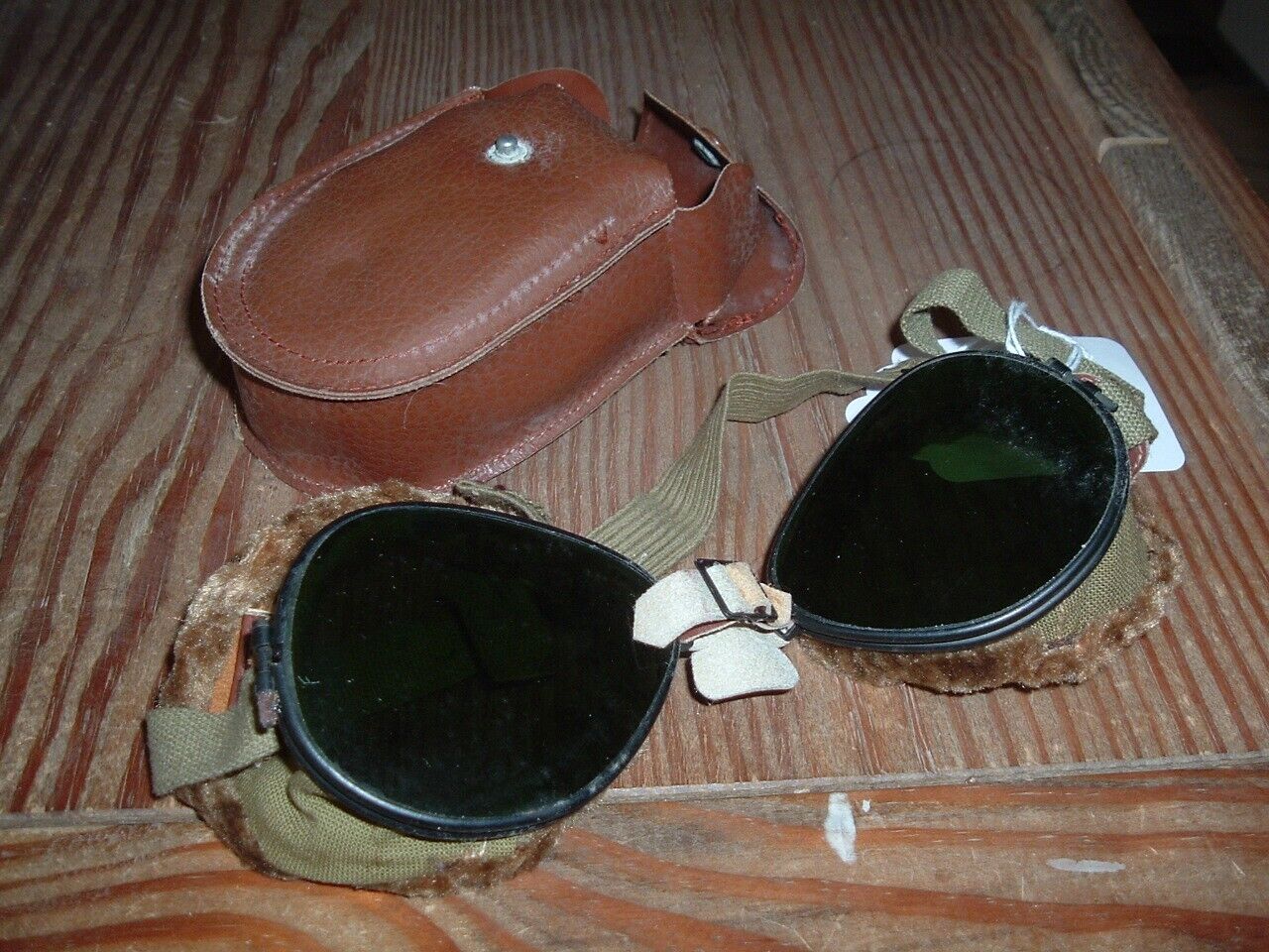 US 10th Mountain 2nd type Ski Goggles in case w/ spare lens