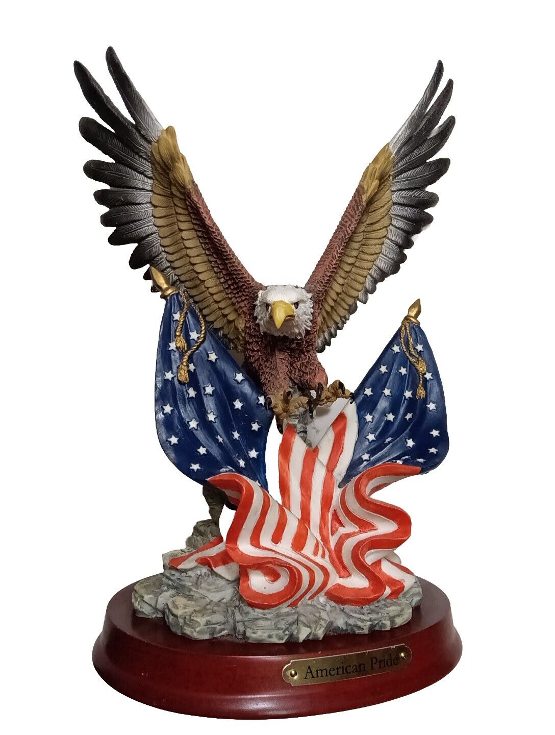 Wildlife American Pride Bald Eagle USA Flag Figurine Patriot Statue Sculpture
