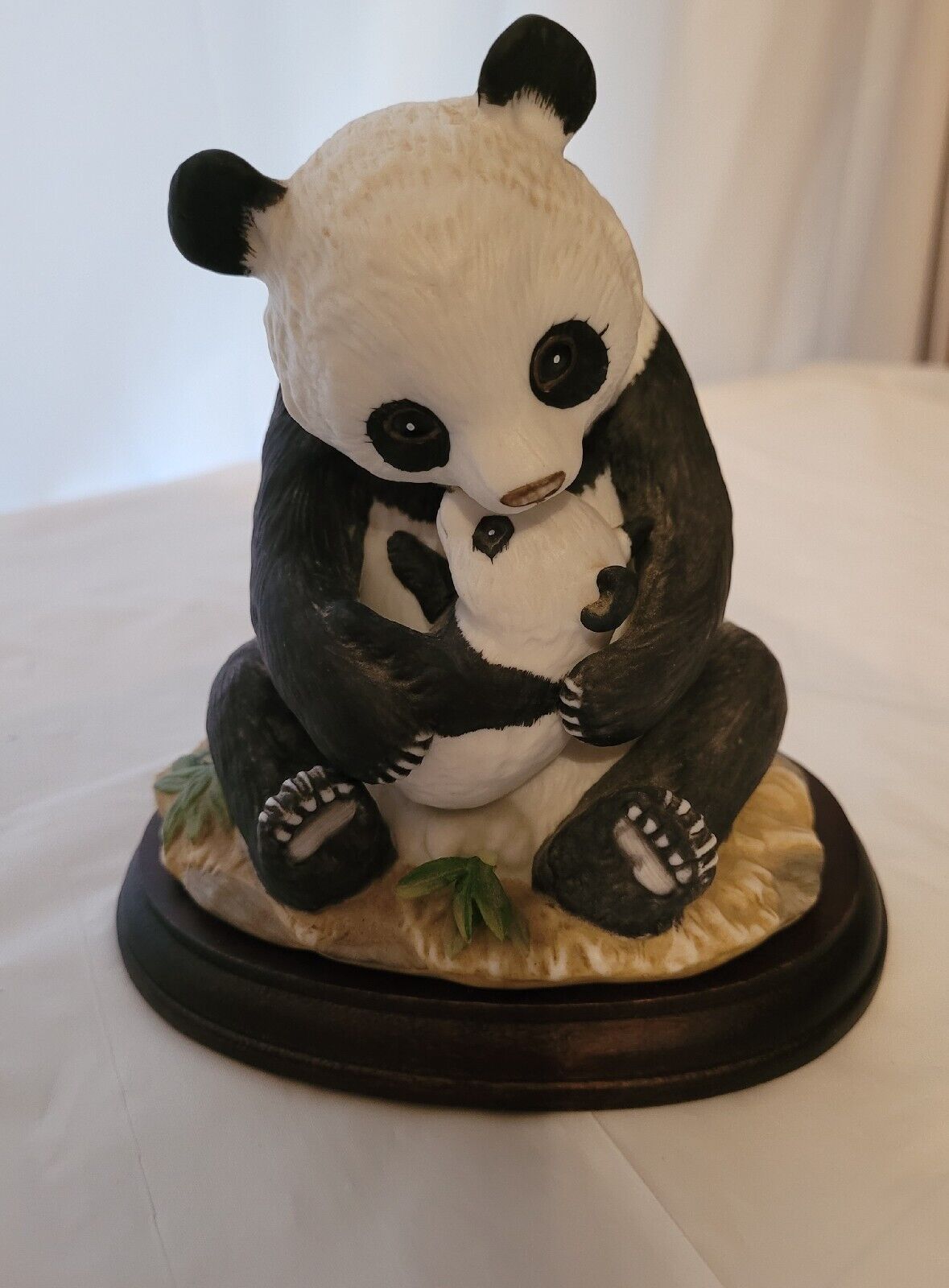 Vintage 1988 Homco Masterpiece Panda & Baby
