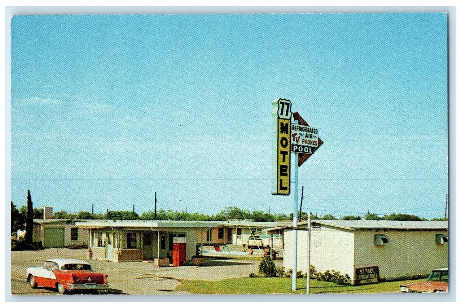 c1950\'s Motel 77 US Highway 77 By Pass Kingsville Texas TX, Car Scene Postcard