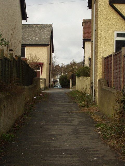 Photo 6x4 Path approaching Newlaithes Gardens Horsforth After coming up t c2006
