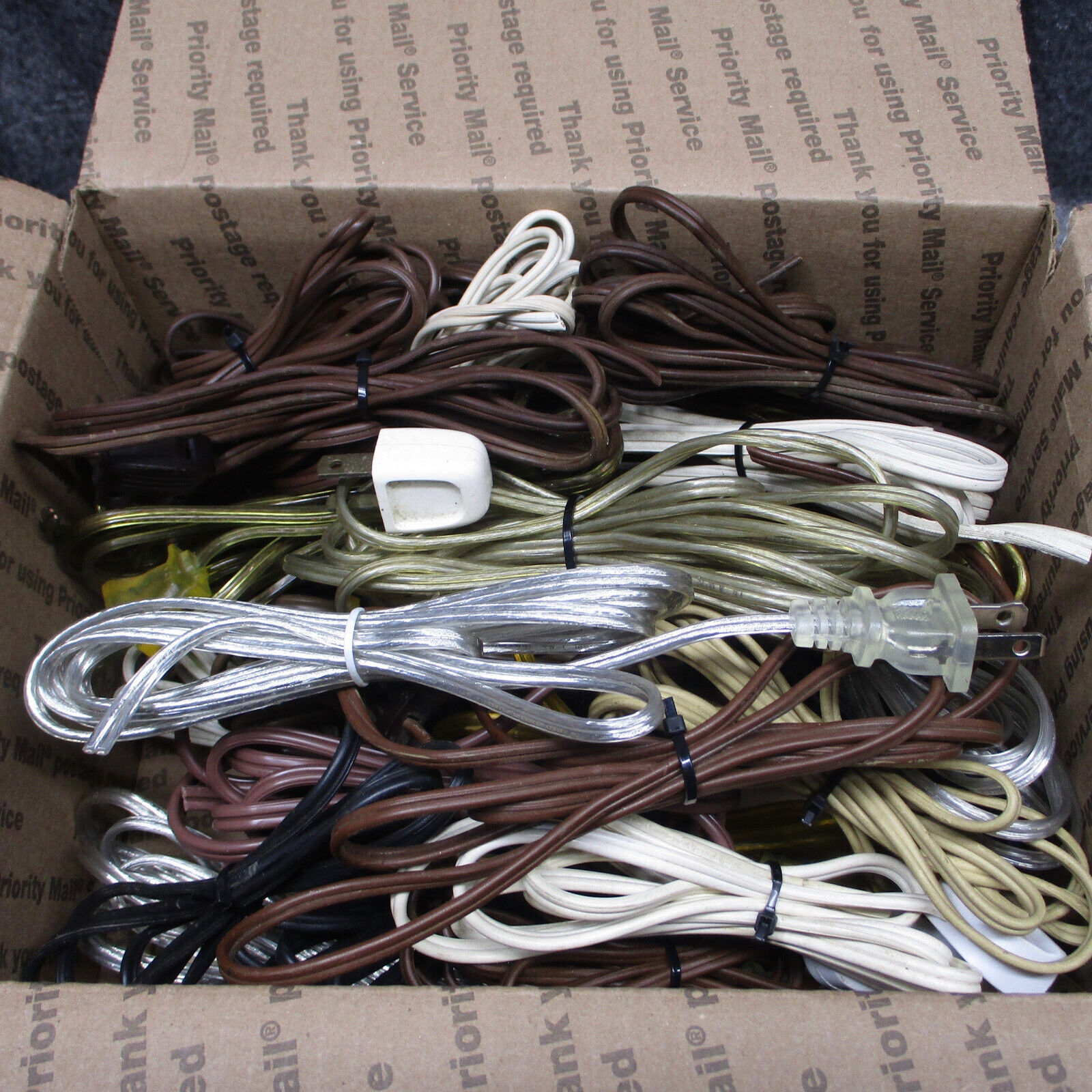 LOT #801:  (32) Salvaged Power Cords, Lamp Wire, Plugs