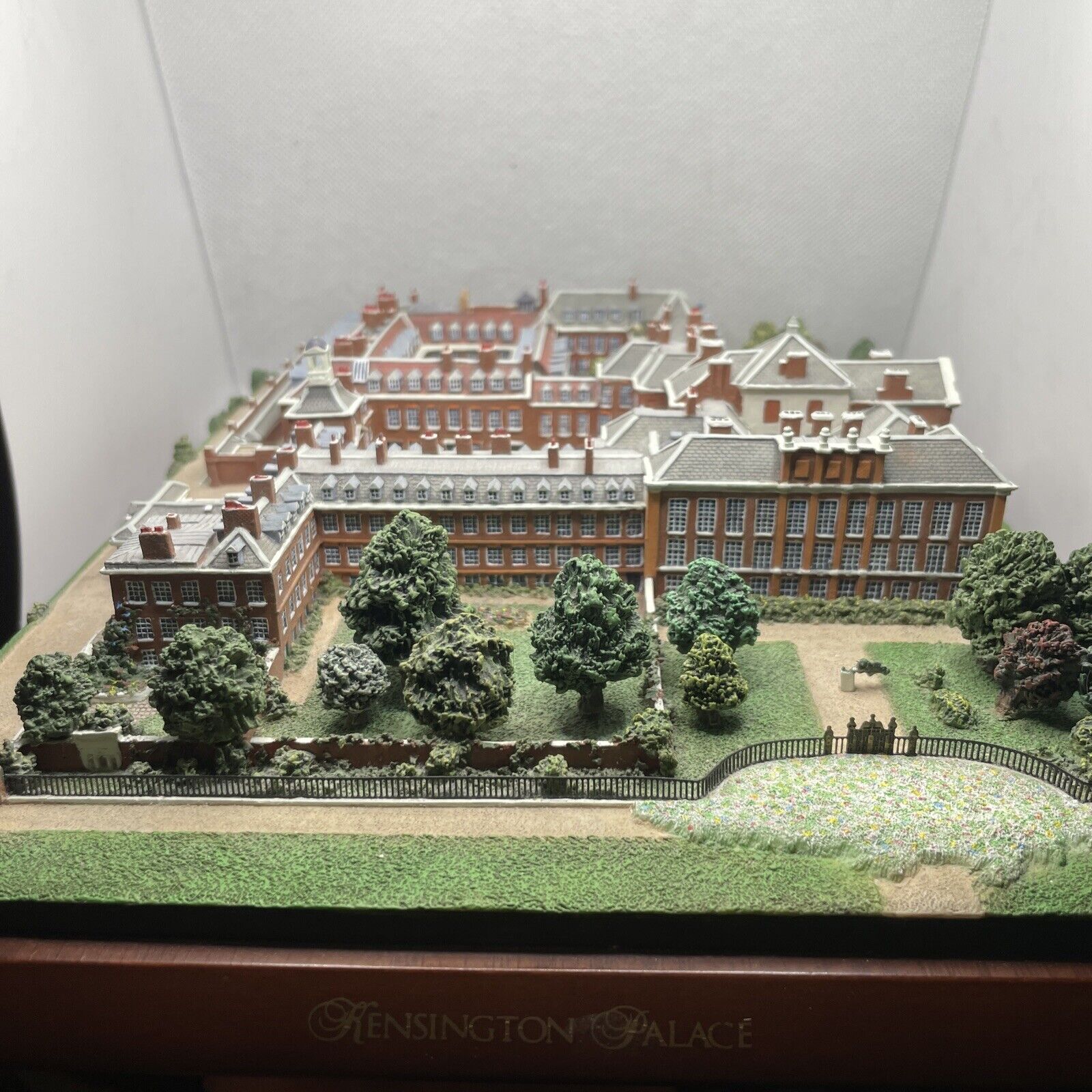 Danbury Mint Kensington Palace British Monarchy Collection Scaled Model - RARE