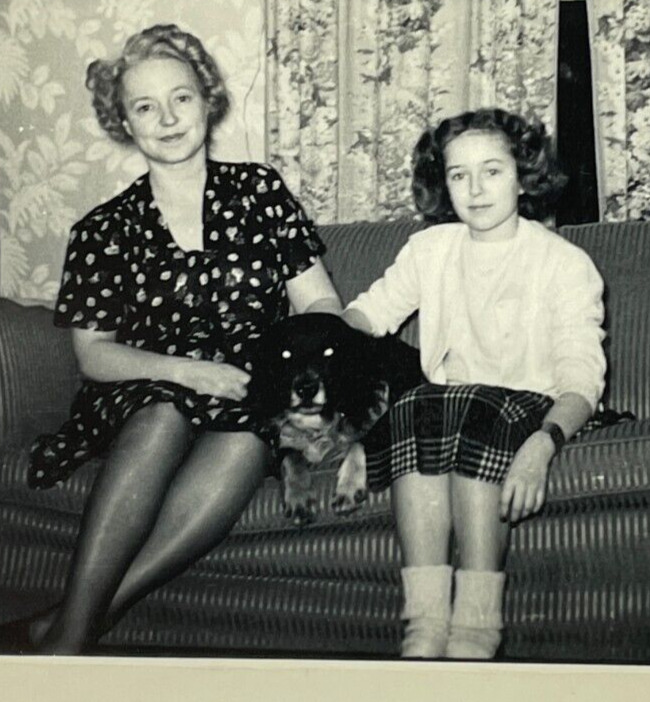 VC Photograph Mother Woman Couch Family Dog 1948