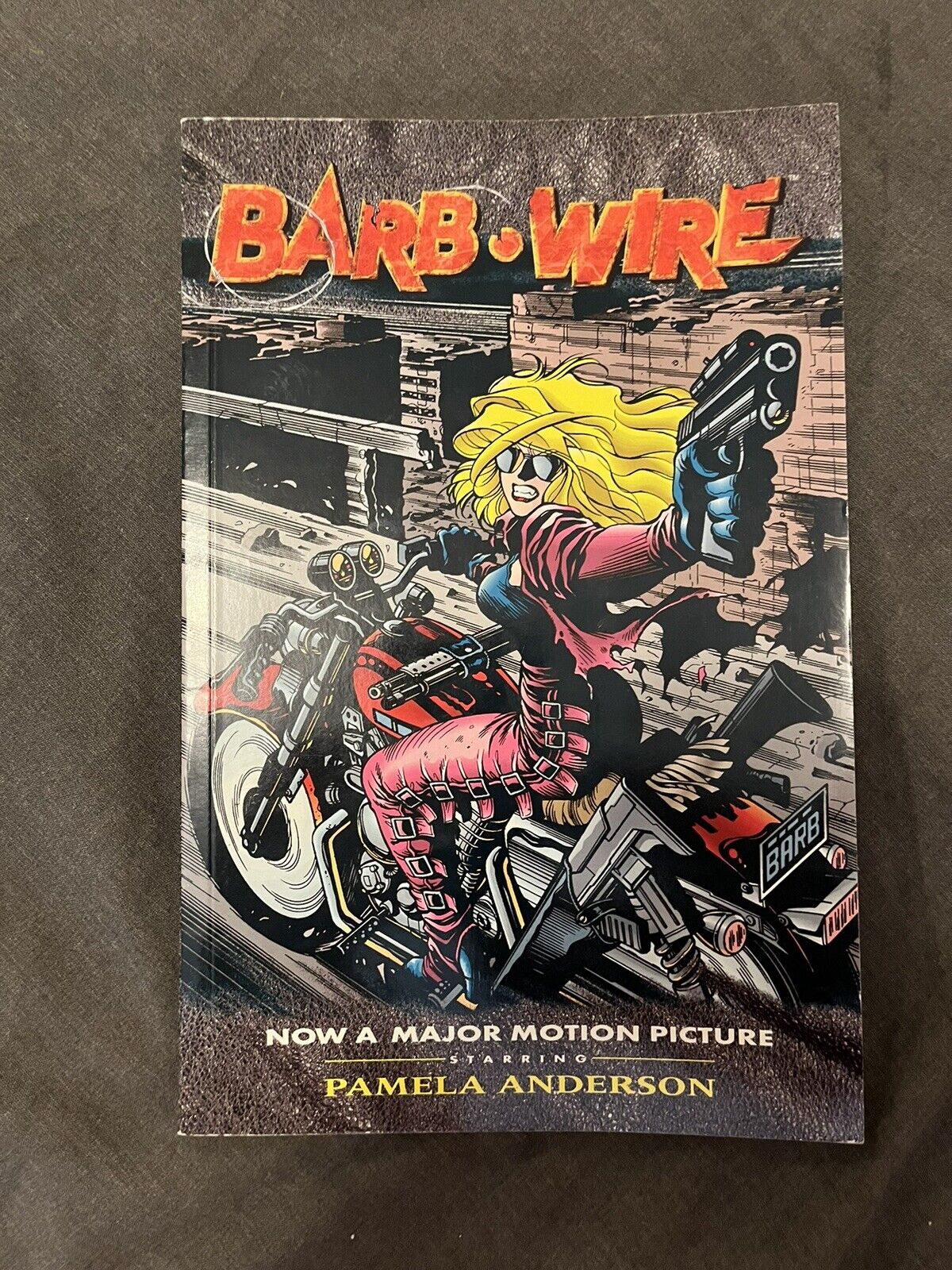 Barb Wire | TPB Softcover (1996) Pamela Anderson | Dark Horse Comics