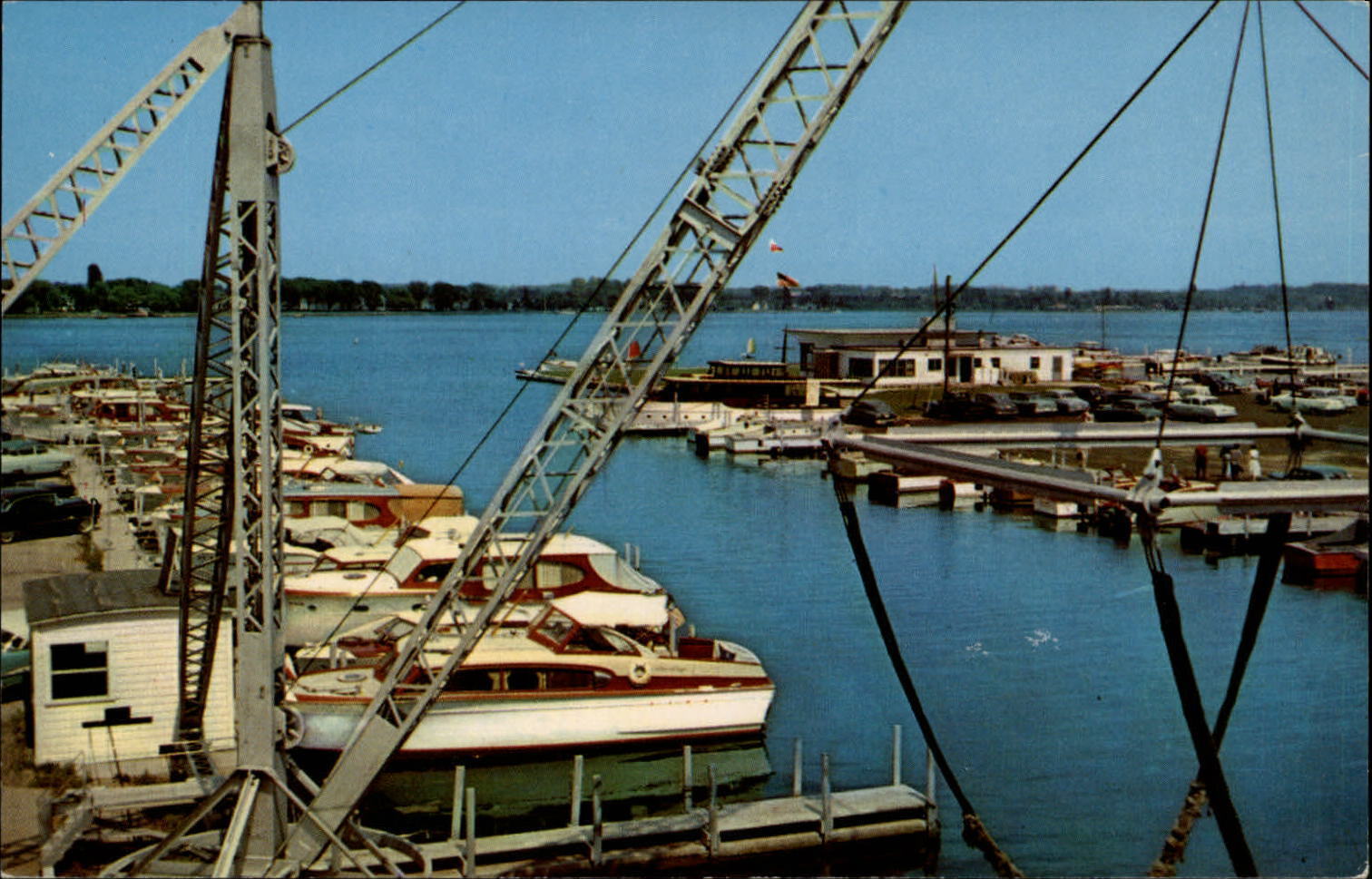 Wisconsin Sturgeon Bay Baudhuin\'s Yacht Harbor boats ~ postcard  sku989