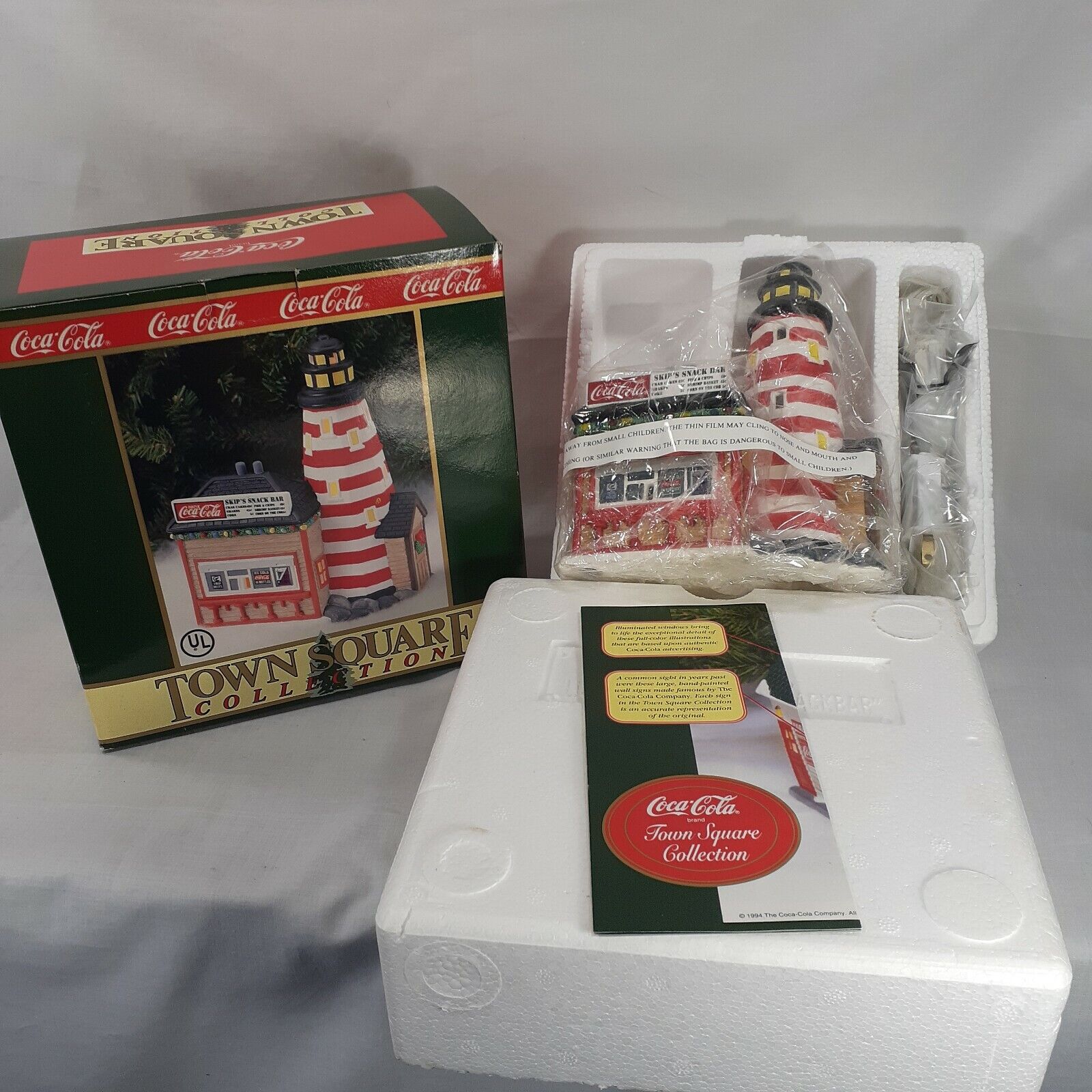Coca Cola Town Square Collection Skip's Snack Bar Christmas Light House 56218 