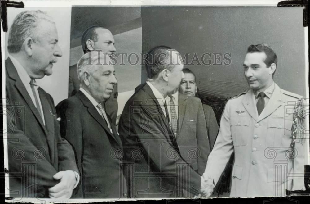1961 Press Photo Gen. Rafael Trujillo jr. greets O.A.S. fact-finding commission