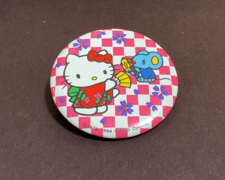 Vintage 1980s Hello Kitty button pinback Sanrio
