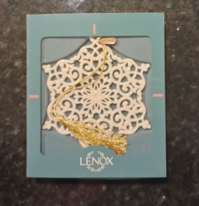 Lenox China 1996 SNOWFLAKE Snow Fantasies Holiday Xmas Tree Ornament Series 1 