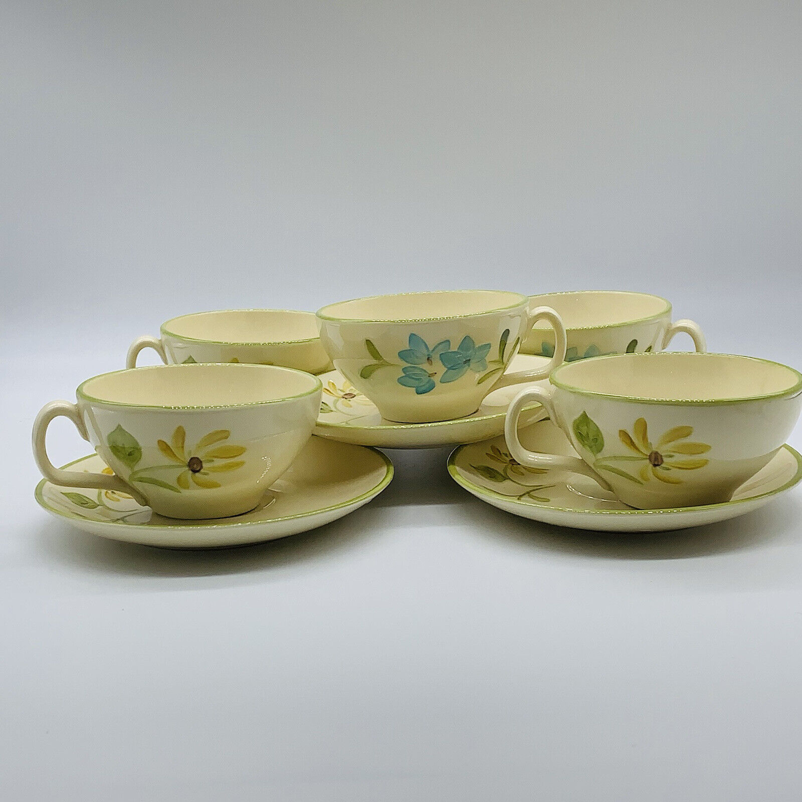Vintage Set Of 5 Franciscan Earthenware Daisy Teacup & Saucers