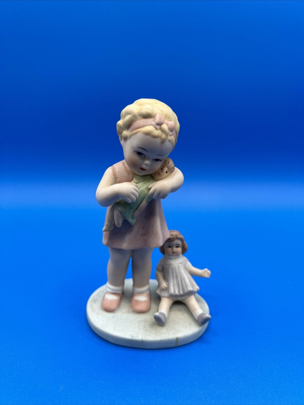 Vintage Bessie Pease Gutmann - Figurine Love Is Blind - Heirloom H1860