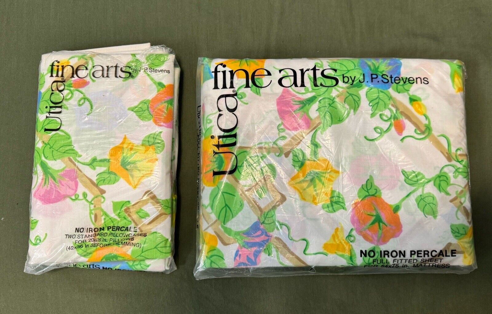 Utica Fine Arts by J.P Stevens No Iron Full Size Fitted Sheet and 2 Pillow Cases
