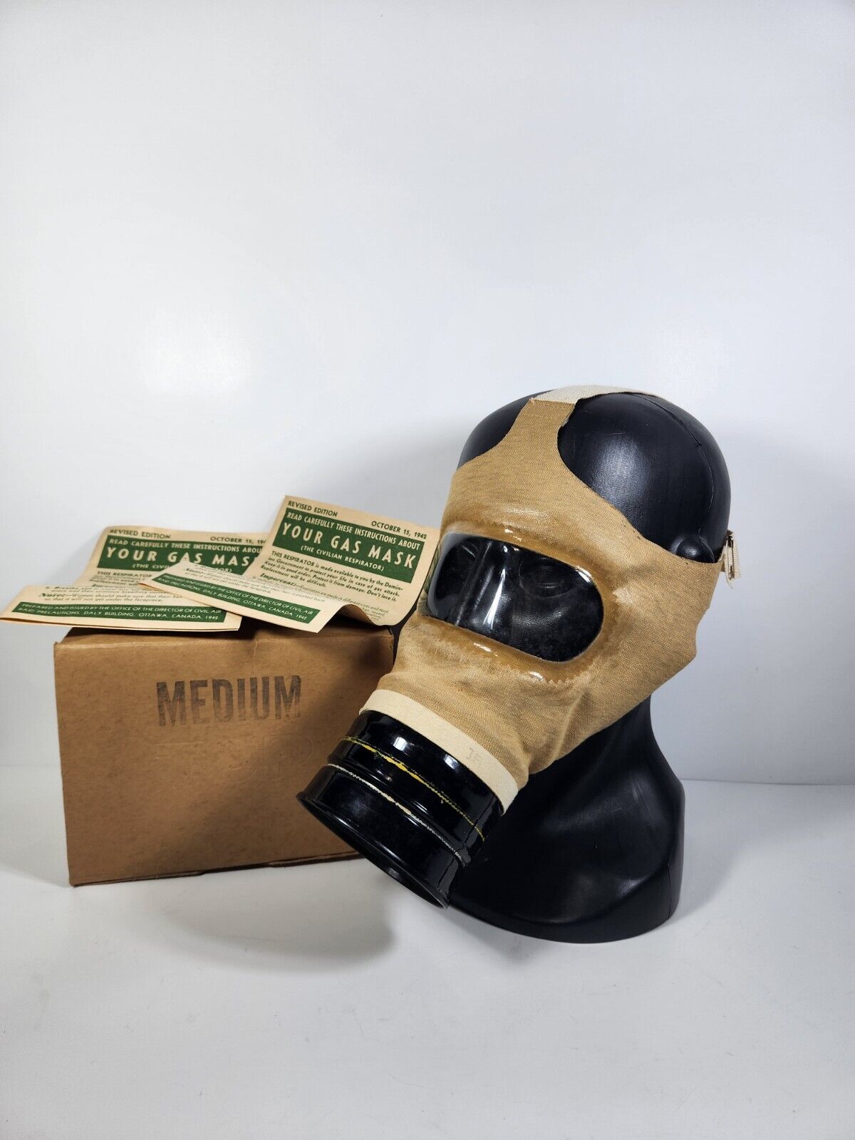 Canadian Ww2 General Civilian Respirator Gas Mask Side Medium