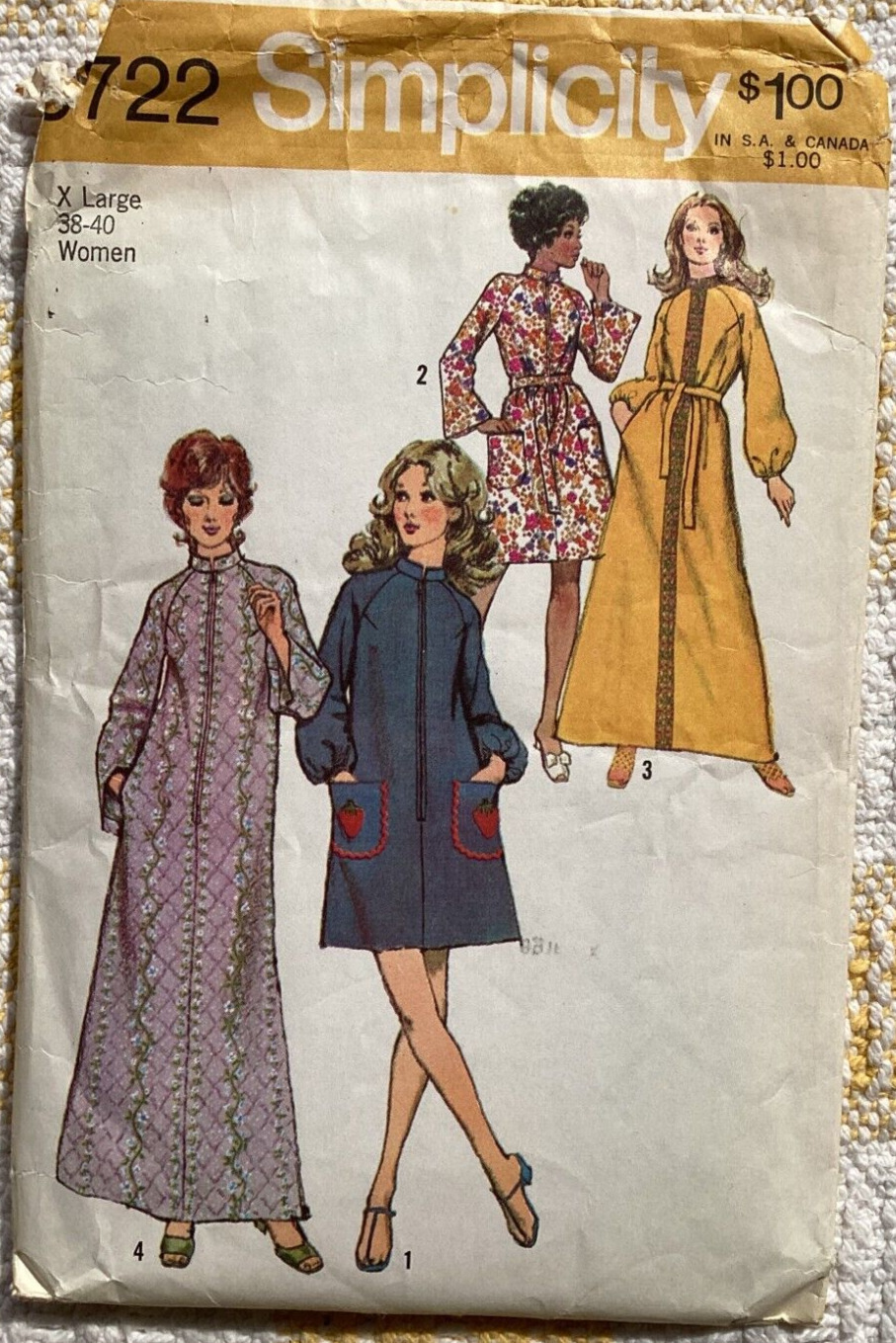 VTG 1971 misses\' & women robe pattern X large size 38-40