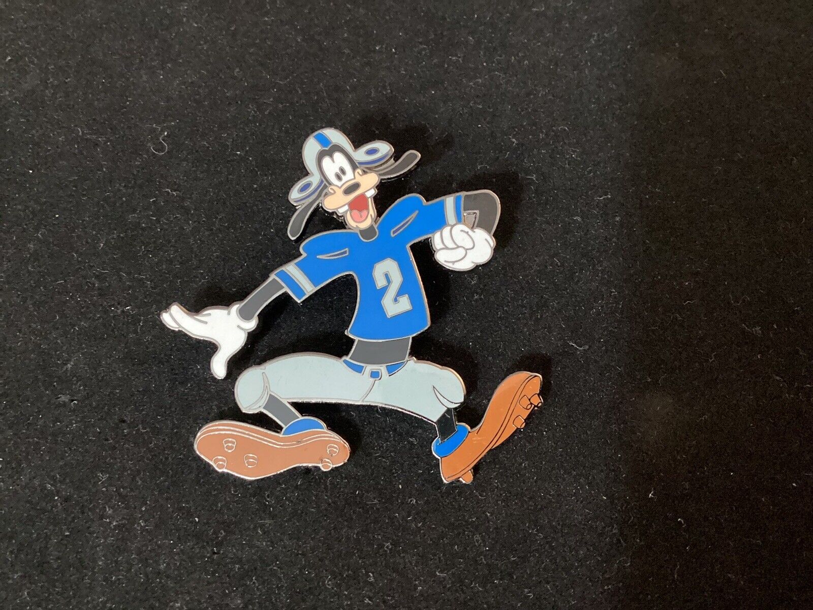 Disney Catalog Sports Series Box Pin Of #2 Goofy LE 3000