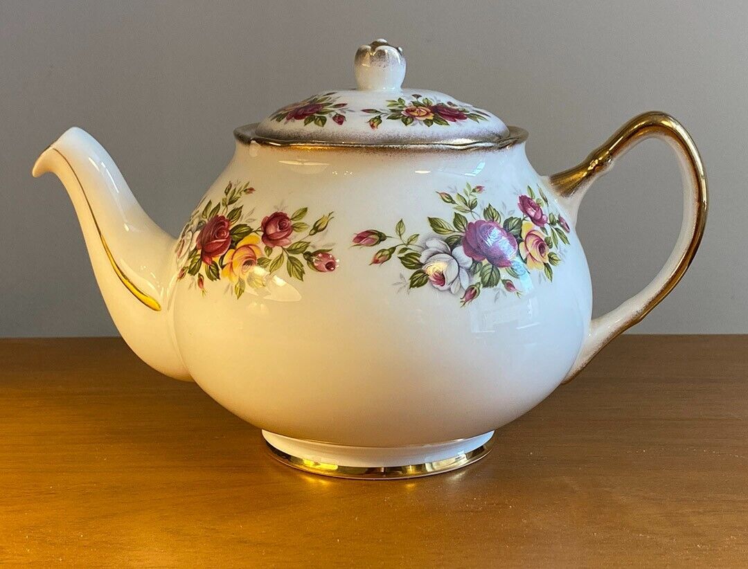 Vintage/Antique Duchess Bone China Teapot, England 24 oz