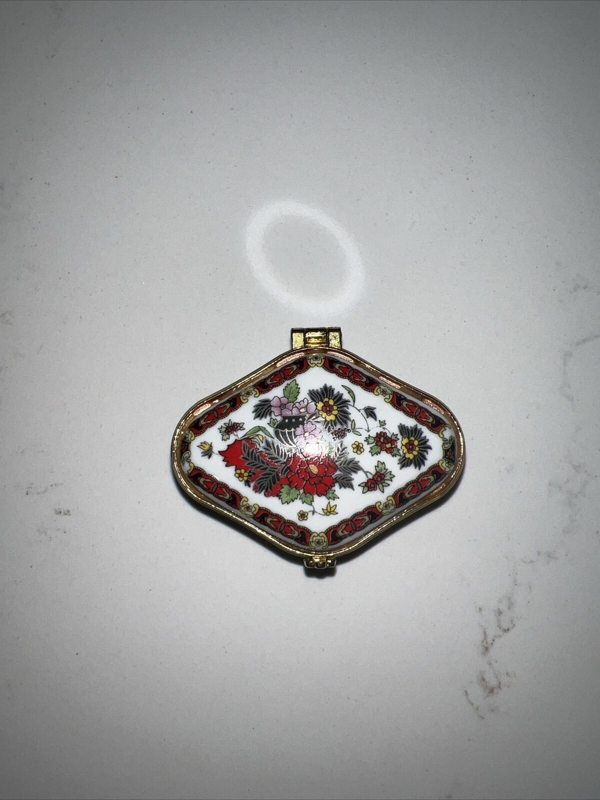 Vintage Porcelain Trinket Box with Floral Design - diamond (rounded corners)