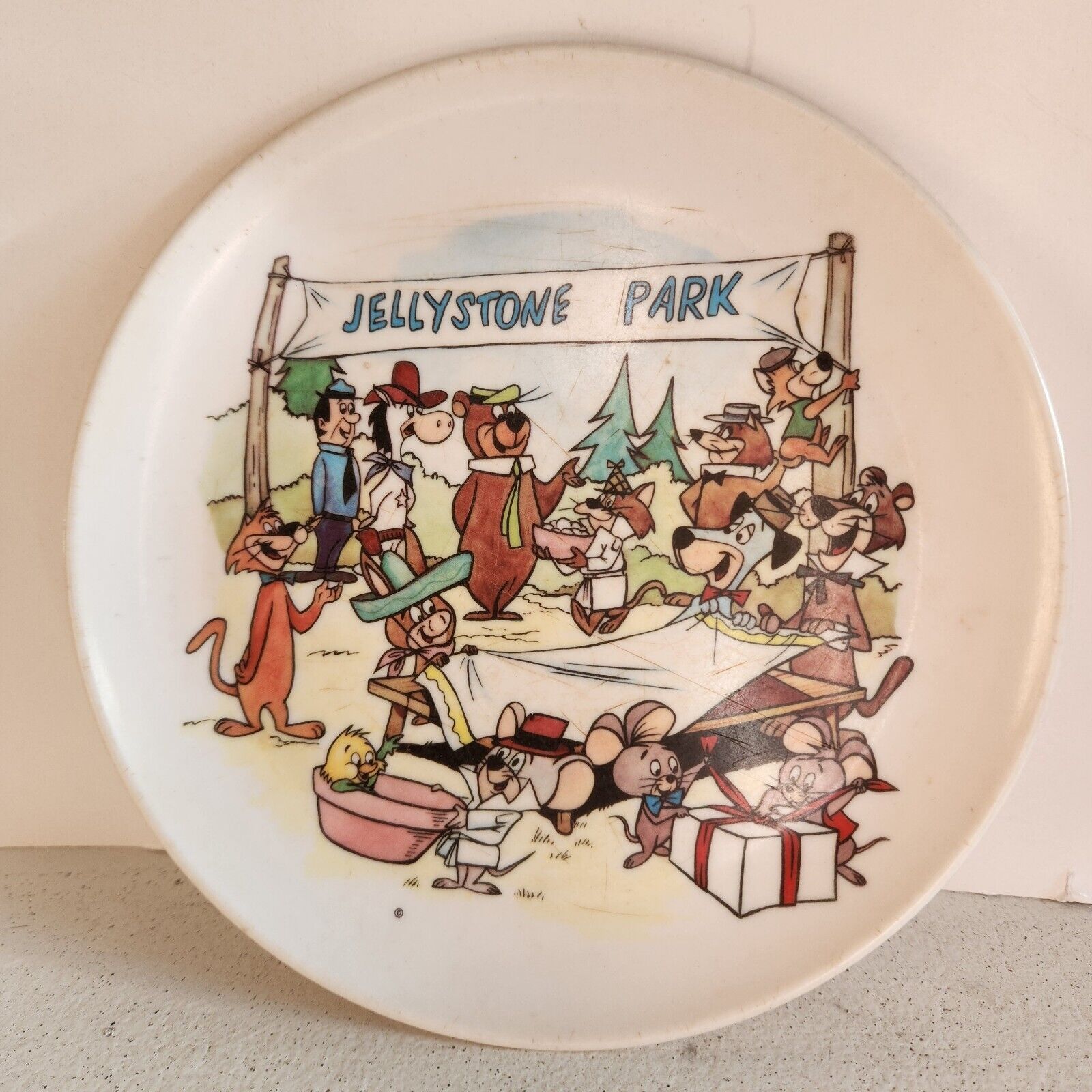 Vintage Jellystone Park Yogi Bear Plate 8\