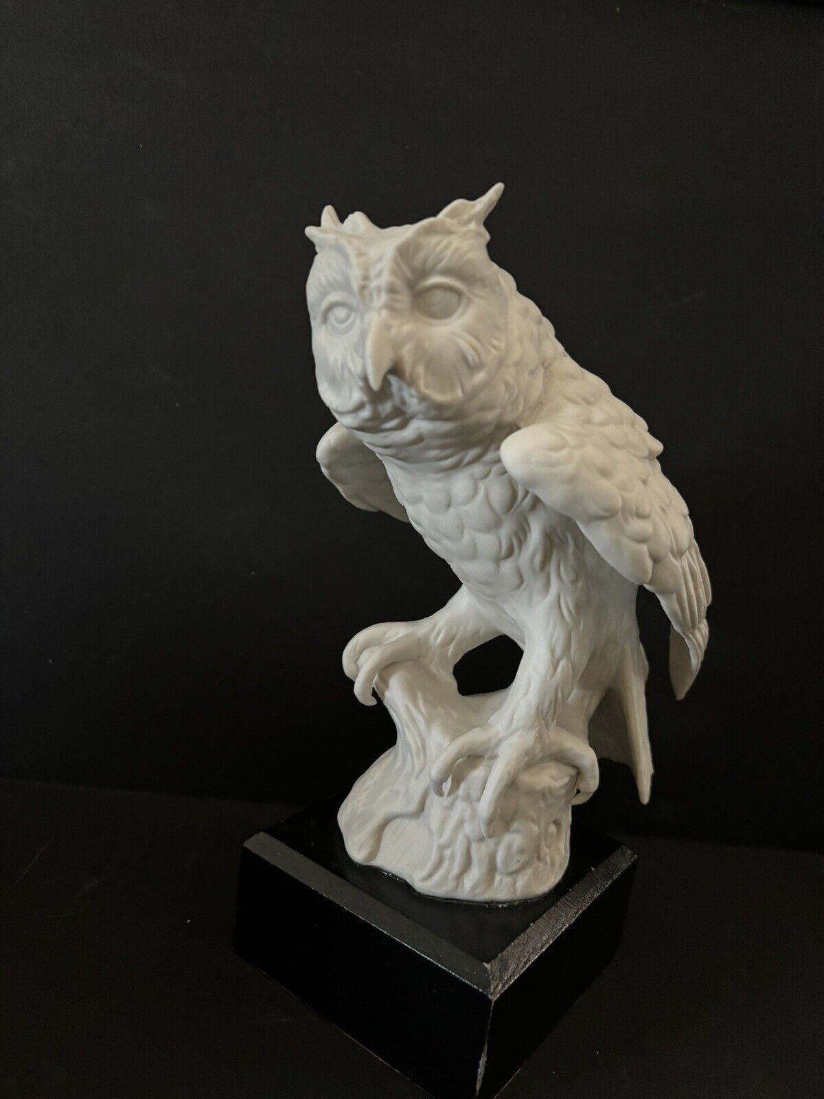 GOEBEL, LIMITED EDITION ALL WHITE FIGURINE GREAT HORNED OWL-MATTE 157/950