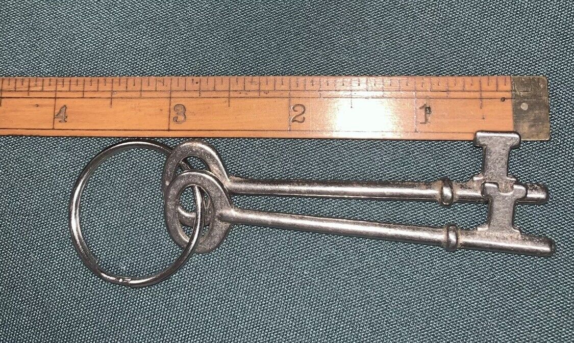 vintage antique skeleton keys
