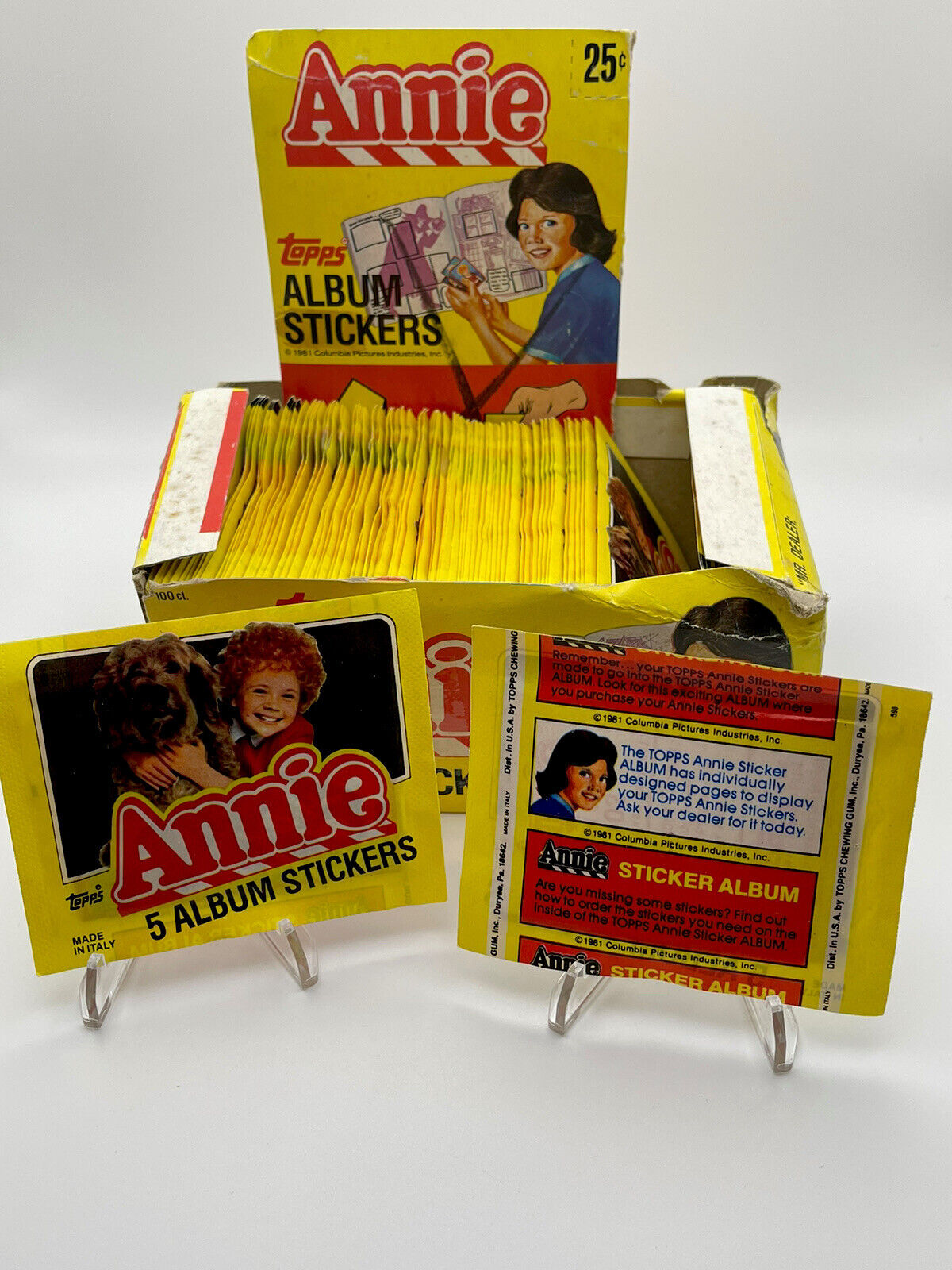 1982 VINTAGE TOPPS ANNIE Sticker Album Unopened Pack