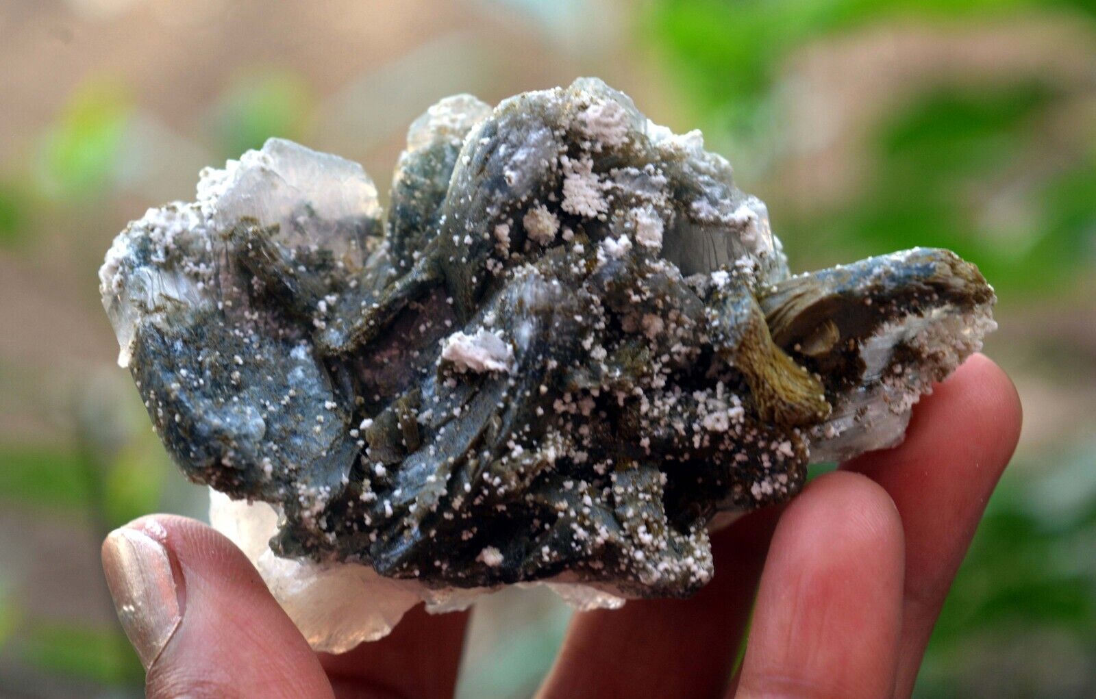 STILBITE On CHALCEDONY Matrix Minerals J-1.24
