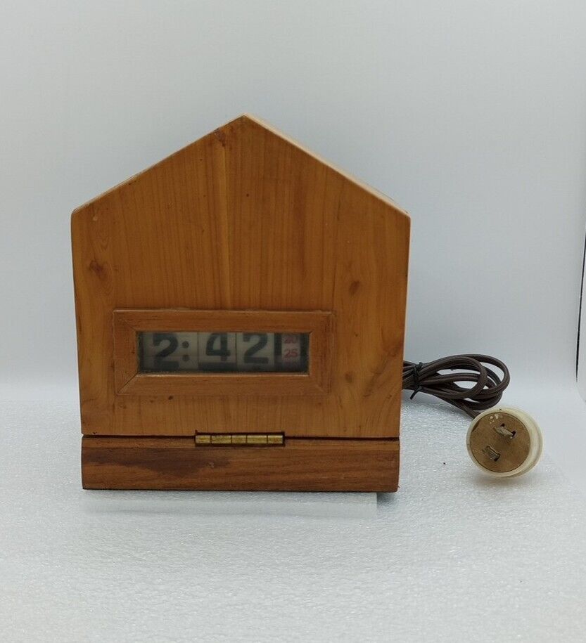 Vintage Early Flip Roll Number Clock By The Pennwood Numechron Tymeter in HMB