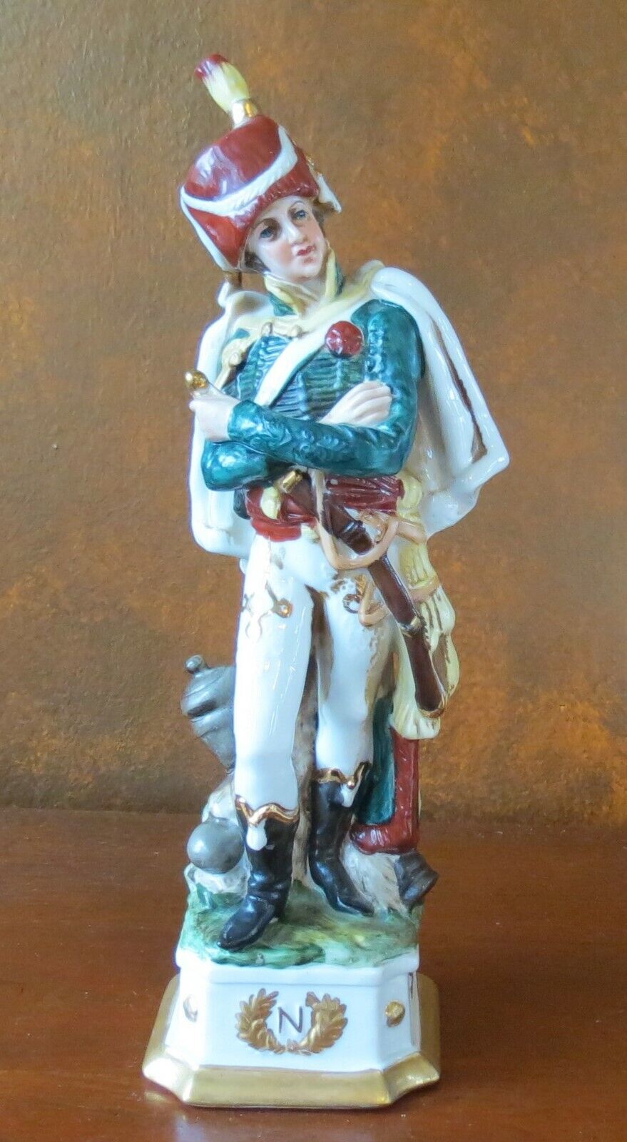 Capodimonte Napoleonic 12 ¼” Figurine Le Chasseur de la Garde Officer