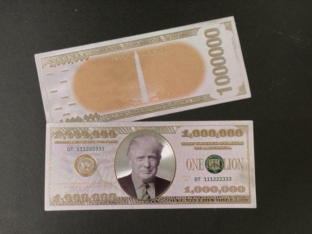 President Donald Trump $1 MILLION White Gold Holographic Embossed Bank Note