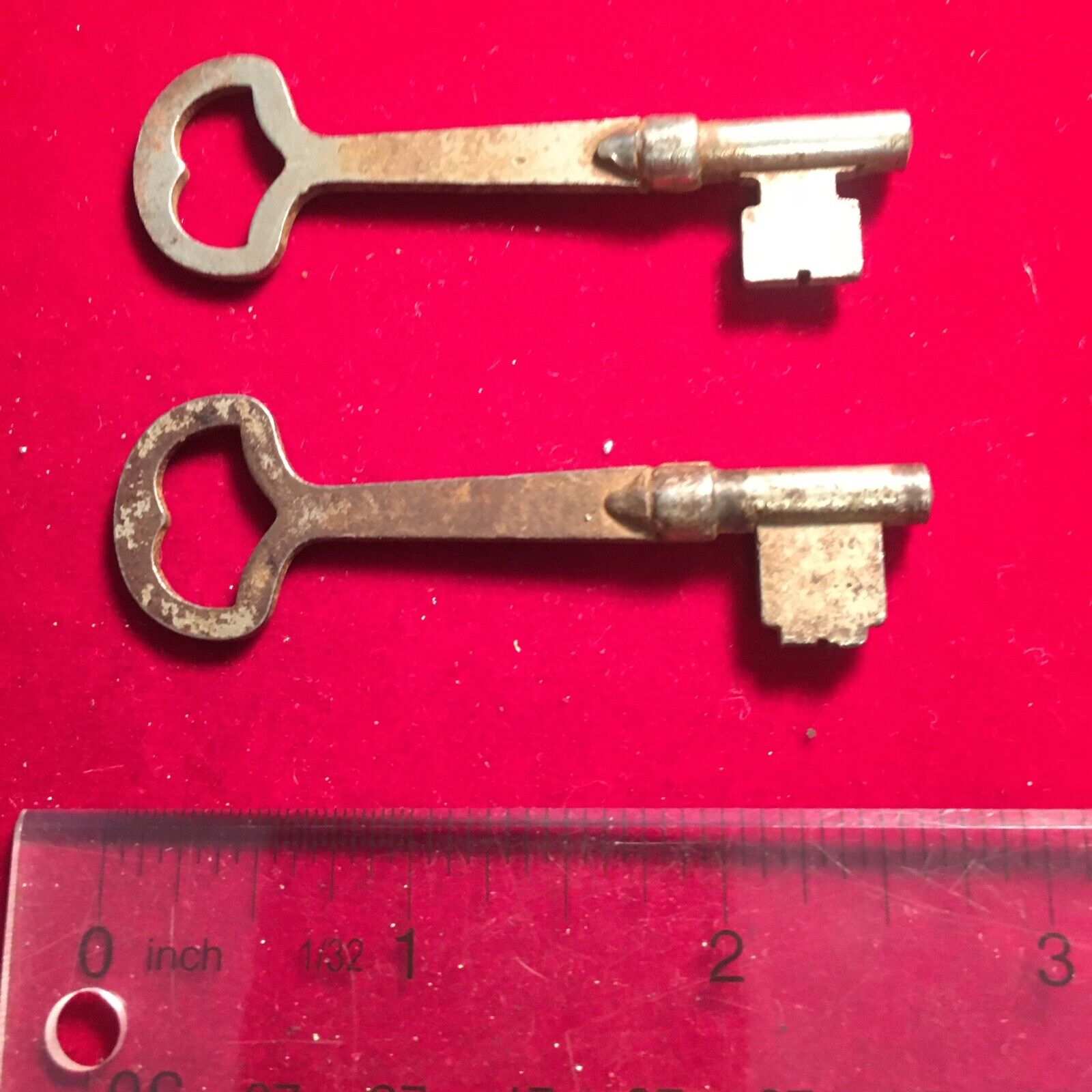 2 Vintage antique solid barreled (flat) skeleton keys