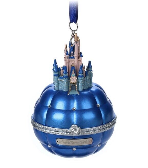 Walt Disney World Cinderella Castle Engagement Ring Holder Ornament NEW In Box