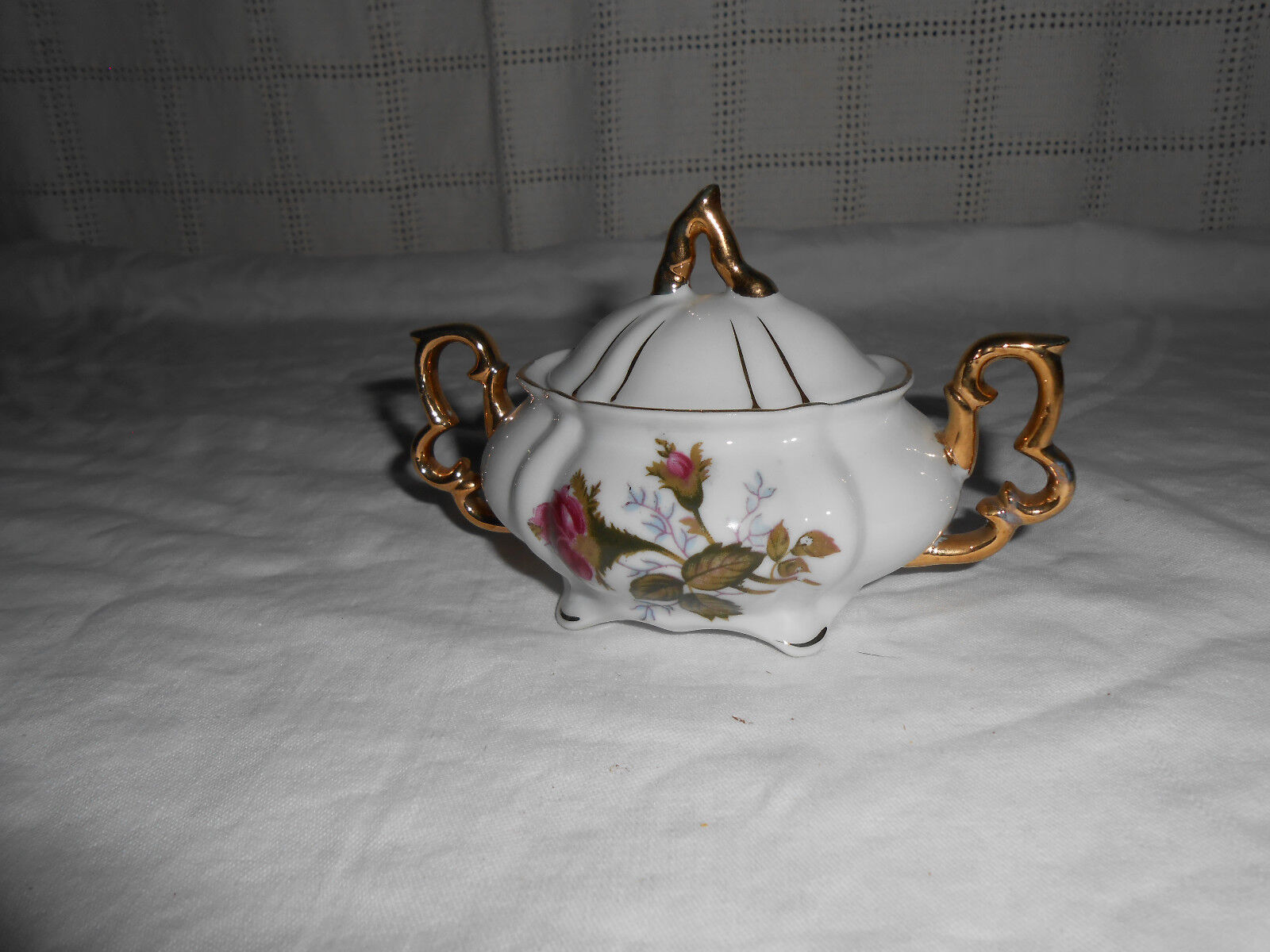 Lovely small porclean rose design sugar bowl