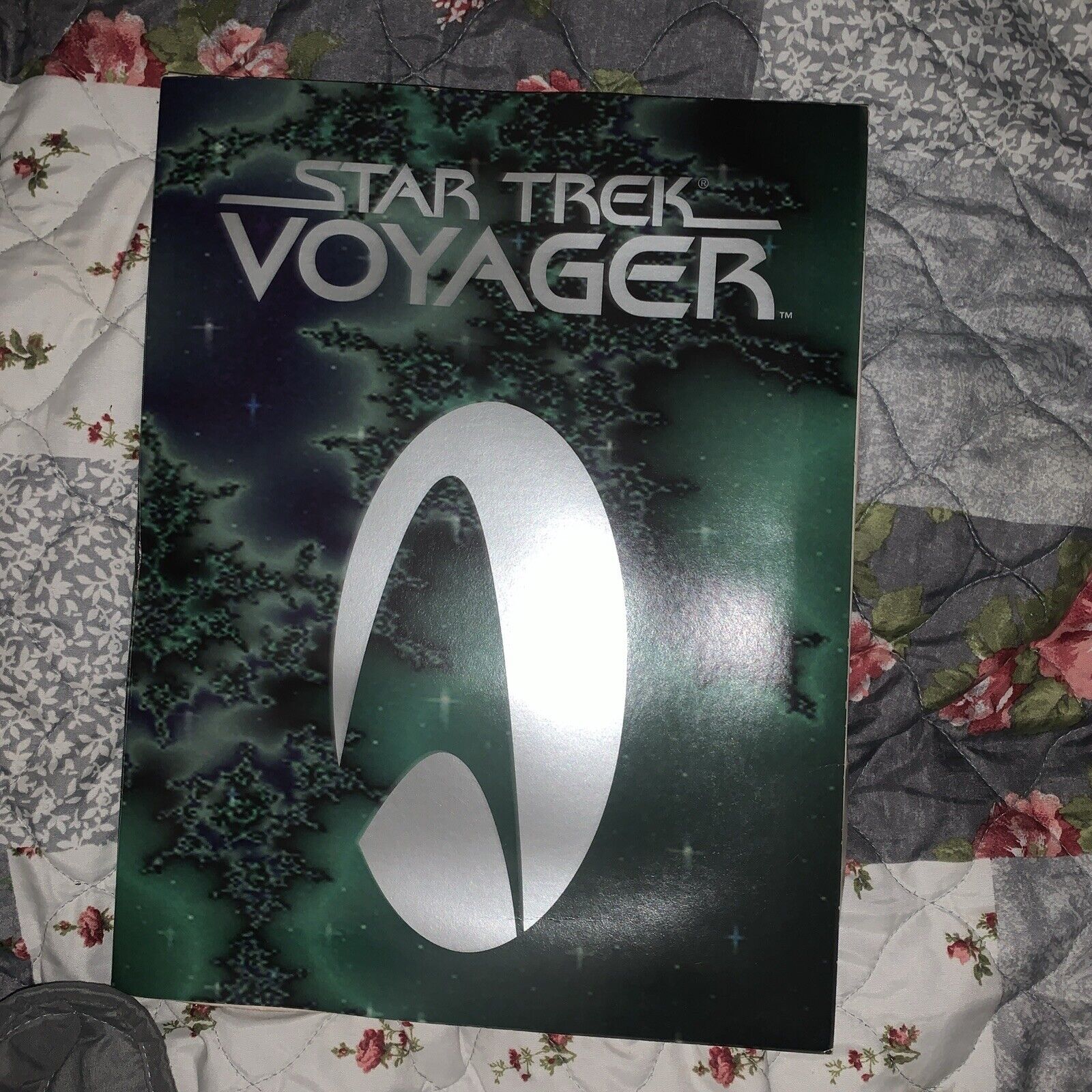 Star Trek voyager Official Limited Edition Writers Directos Guide 1995