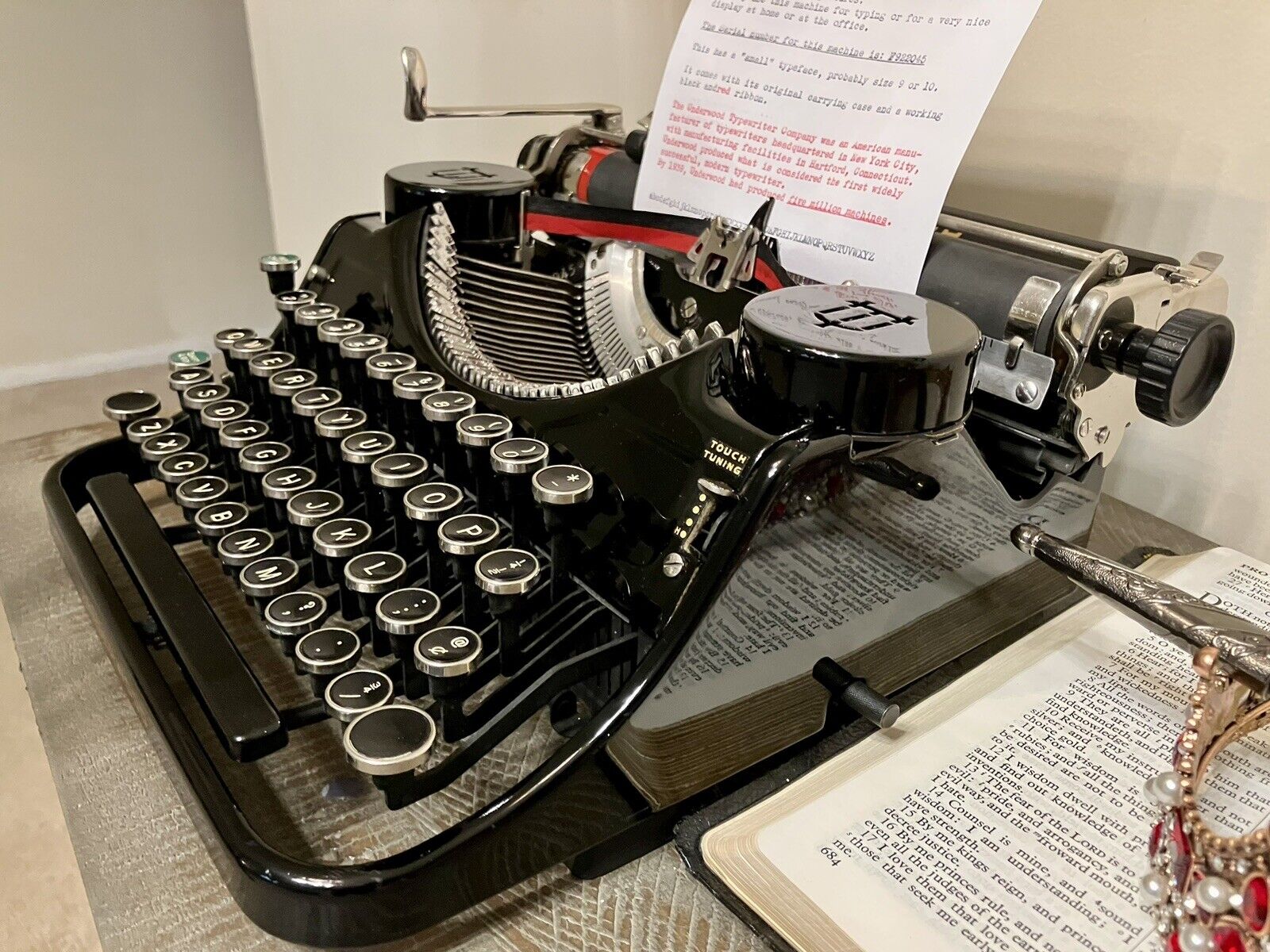 Vintage Typewriter Underwood Standard Portable/working Condition