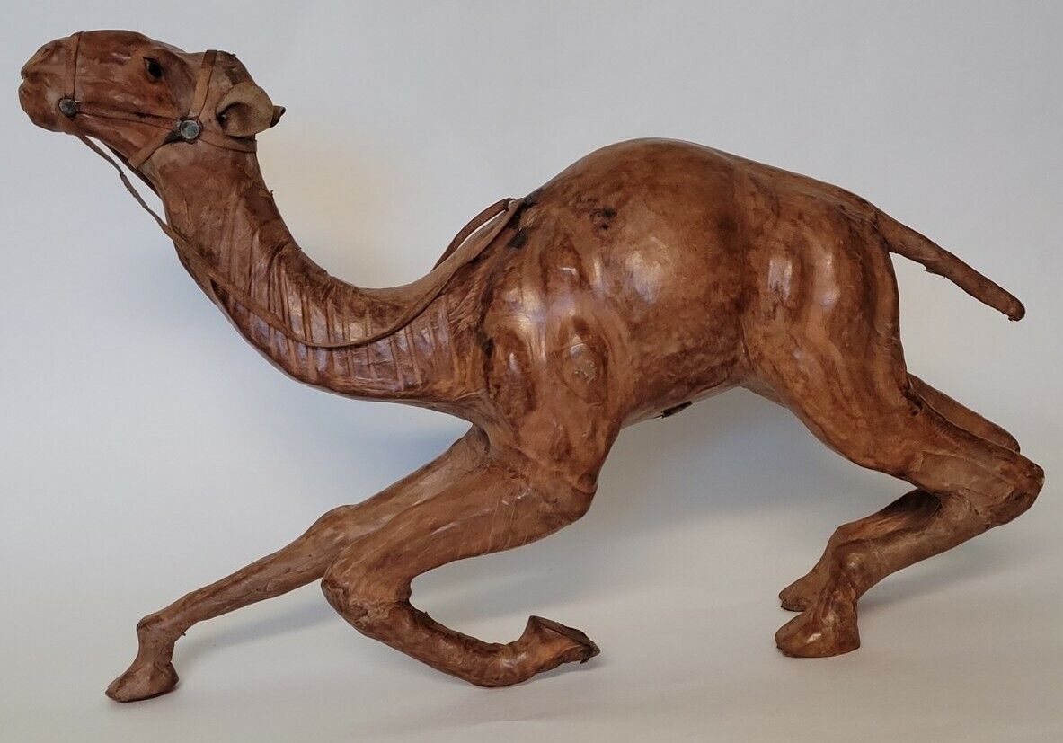 Vintage Kneeling Leather-covered Camel 15\
