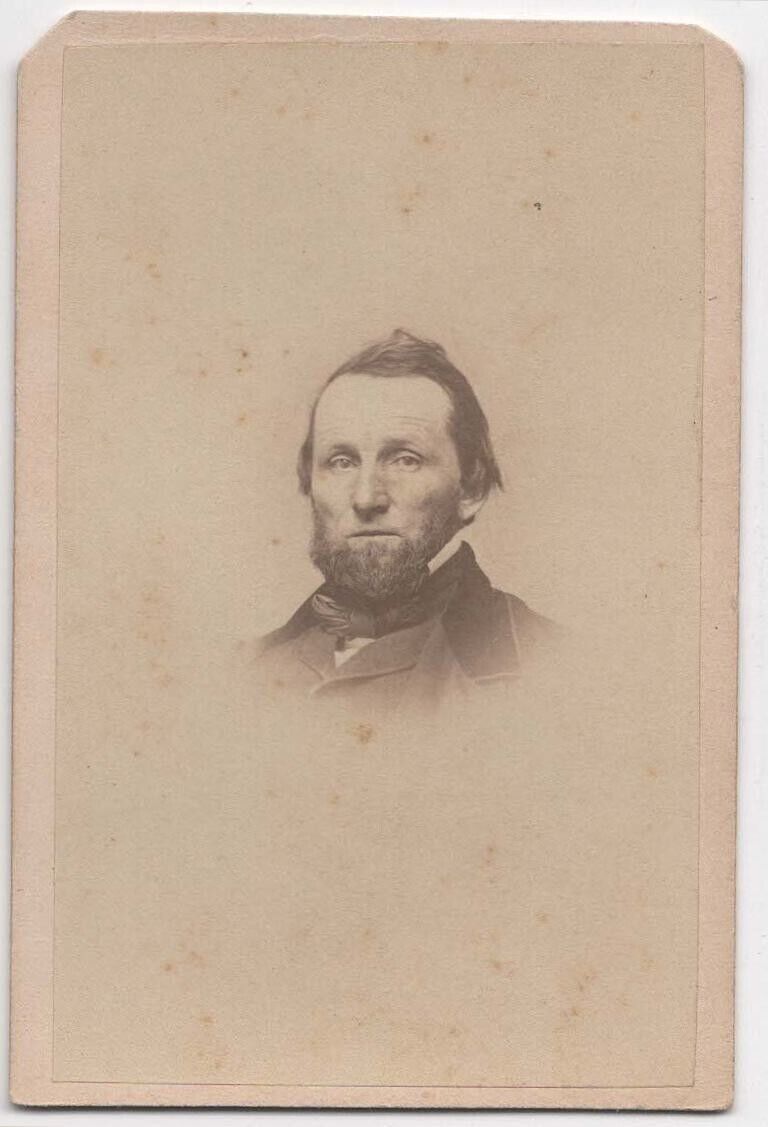 ANTIQUE CDV CIRCA 1860s HANDSOME BEARDED MAN IN SUIT ALBUM PRINT UNMARKED