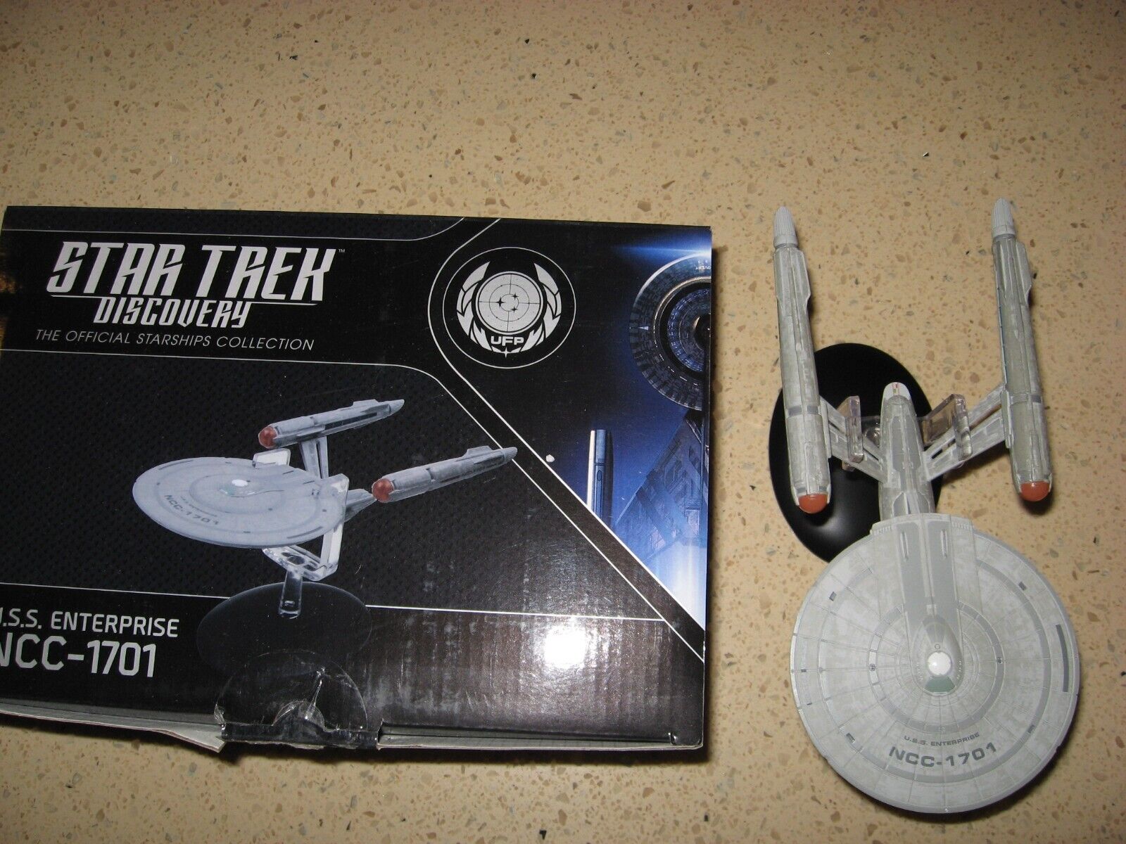 Eaglemoss Star Trek Discovery USS ENTERPRISE NCC-1701 Hero Collector Model - CIB