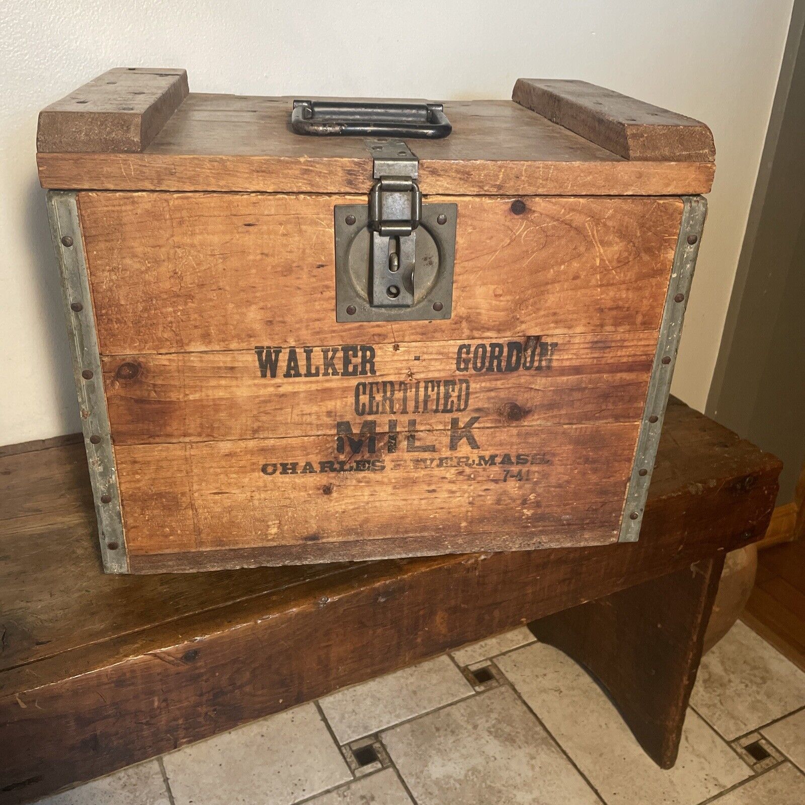 Rare Beautiful Antique Wooden Walker Gordon Milk Crate Charles River, Mass