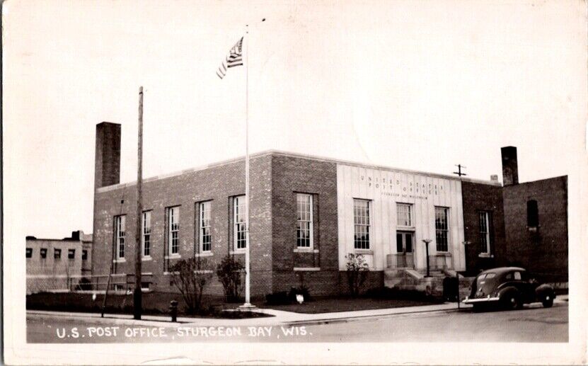 Vintage RPPC Postcard U.S. Post Office Sturgeon Bay WI Wisconsin 1945      E-260