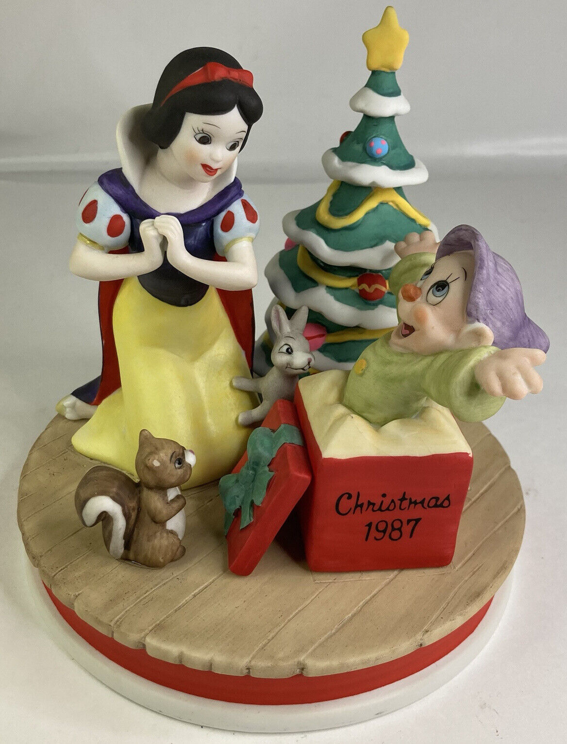 Vintage 1987 “Snow White’s Surprise” Annual Grolier Disney L.E. #1,987/25,000
