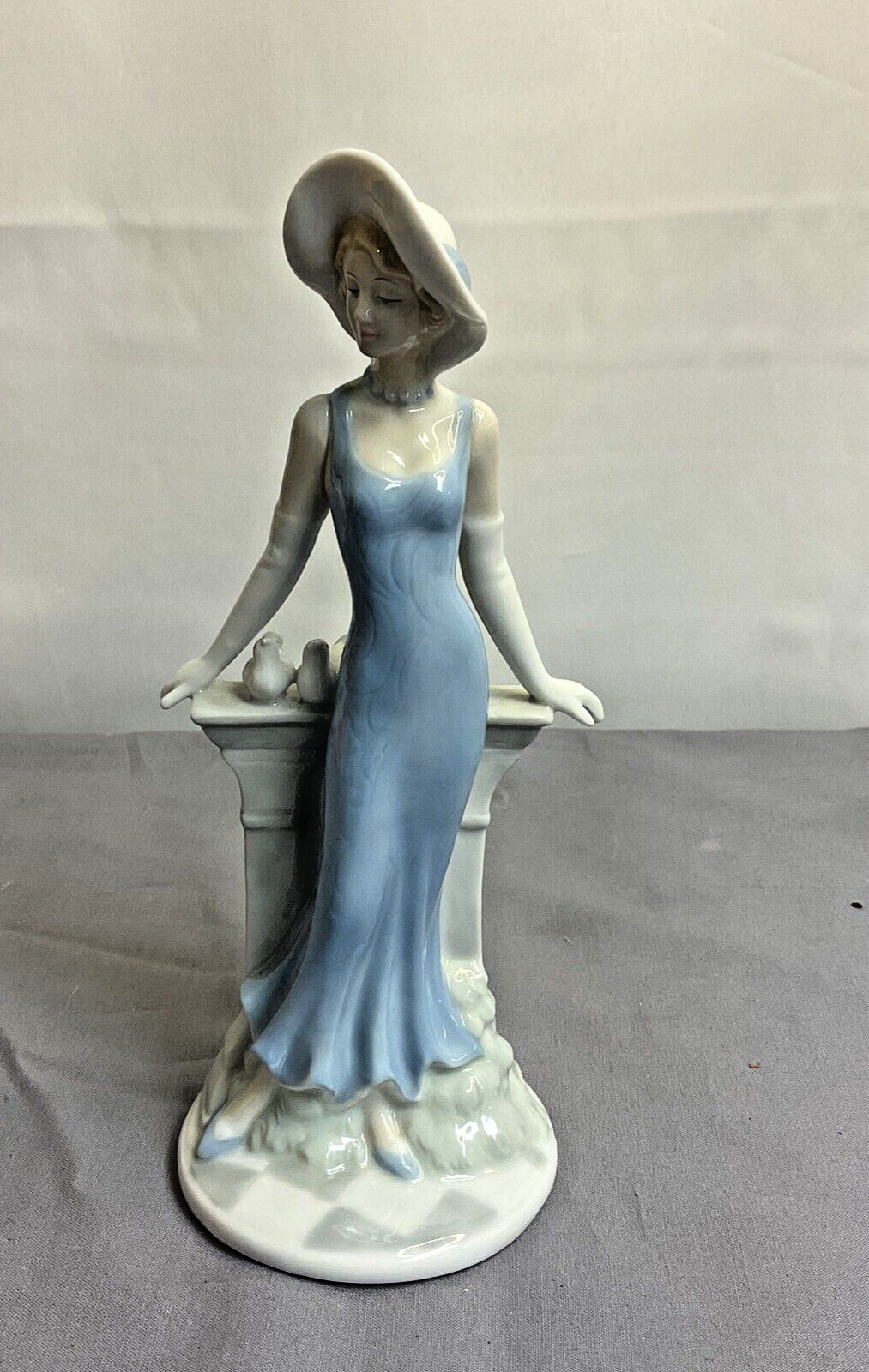 Vintage Elegant Porcelain Figurine Bonnet Lady With Doves - High Gloss Smooth