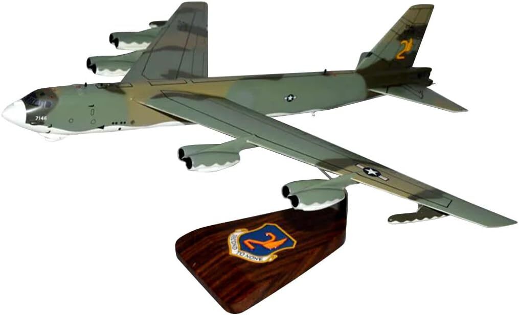 USAF SIOP SAC Boeing B-52G Stratofortress Desk Display Model 1/100 SC Airplane