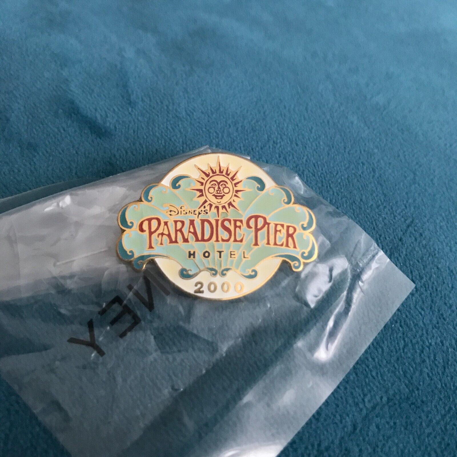 Disney Paradise Pier Hotel 2000 Grand Opening Pin DLR