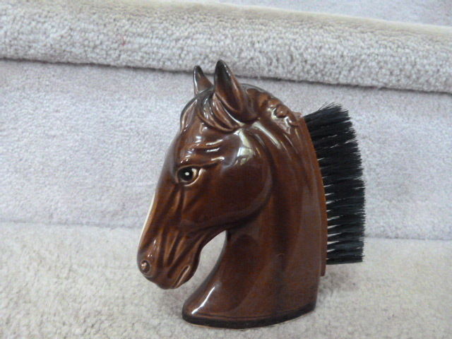 OUTSTANDING Mid Century Retro China Horse Head Clothes Whisk Brush 5.5\