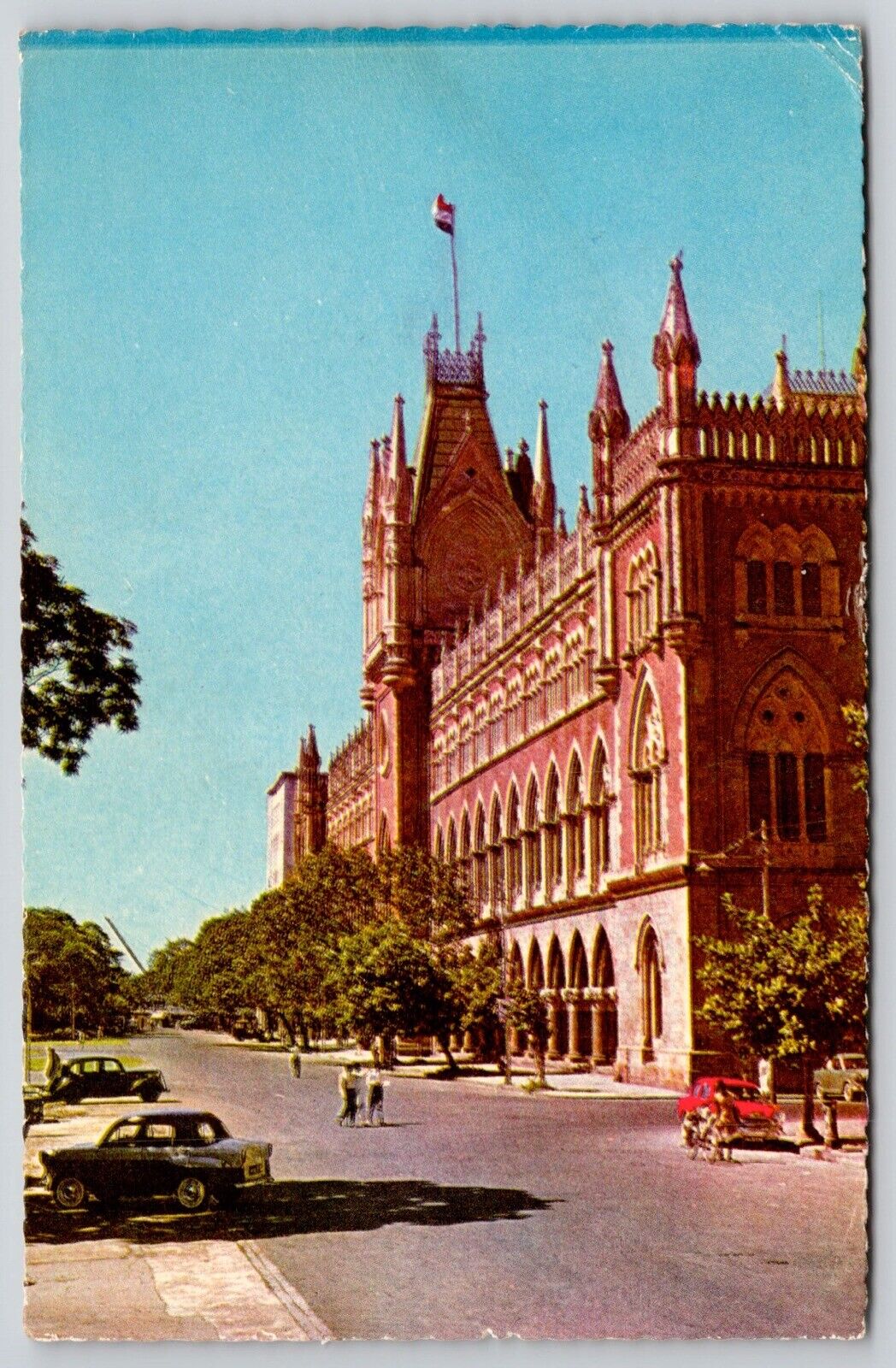 High Court Calcutta Street View Old Cars Flag Kolkata India Vintage WOB Postcard