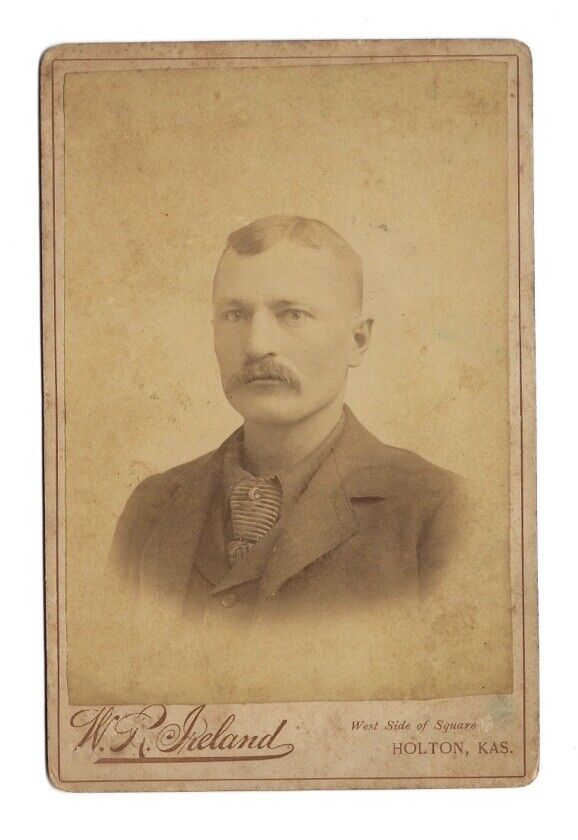 c1880s Dapper Well Dressed Short Hair Mustache Man Holton Kansas KS Cabinet Card