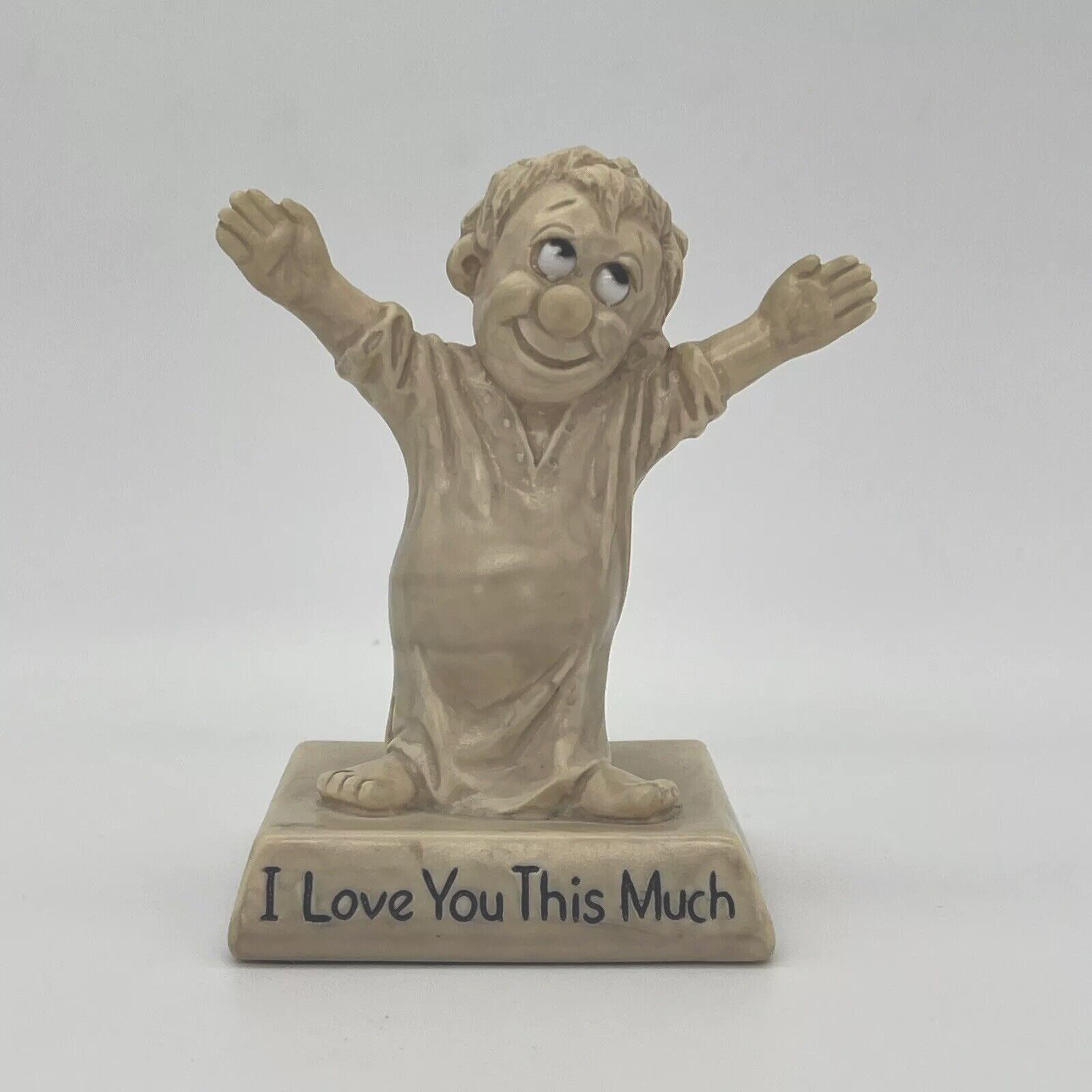 VTG I LOVE YOU THIS MUCH 1968 Figurine Statue by R & W Berries CO’s 5” H 3” W
