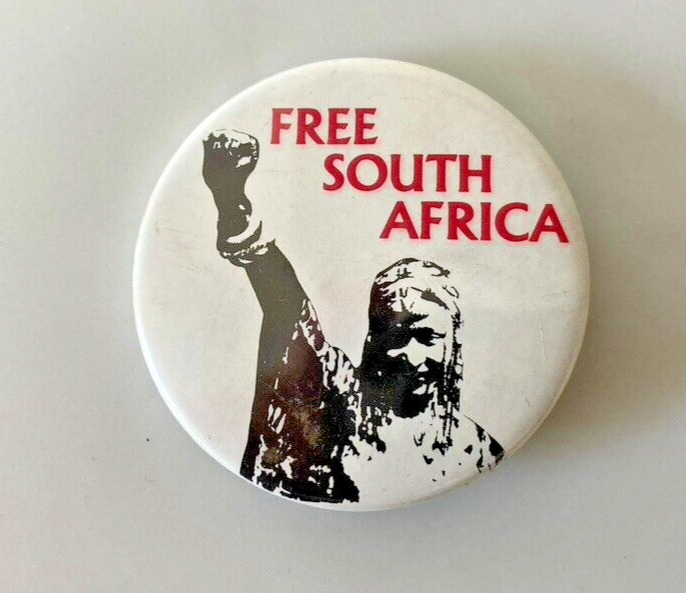 RARE Vintage FREE SOUTH AFRICA Winnie Mandala Stop Apartheid Button 2\